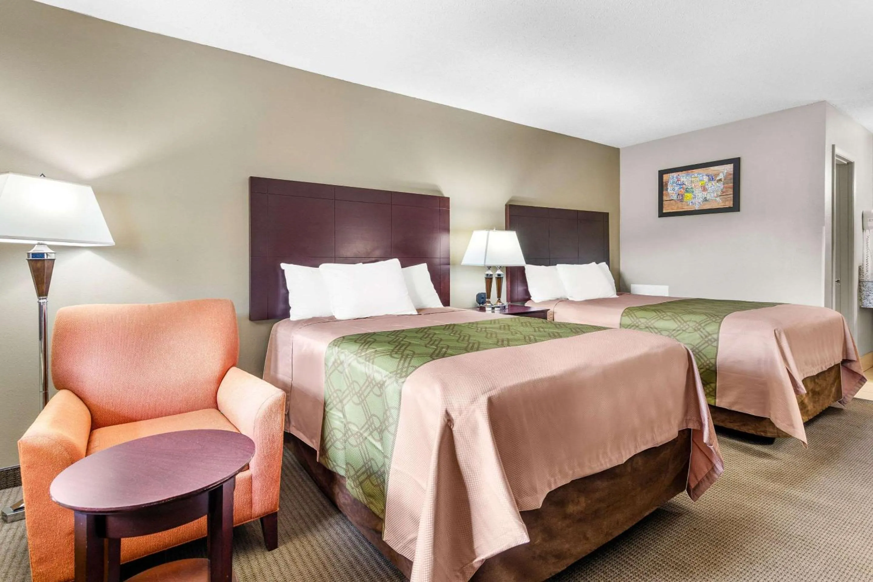 Bedroom, Bed in Econo Lodge Lynchburg South