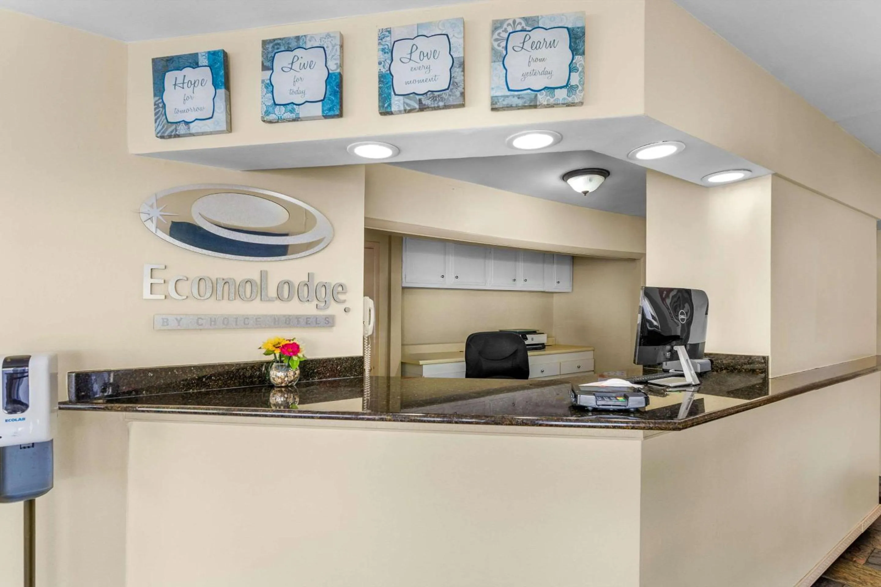 Lobby or reception in Econo Lodge Lynchburg South