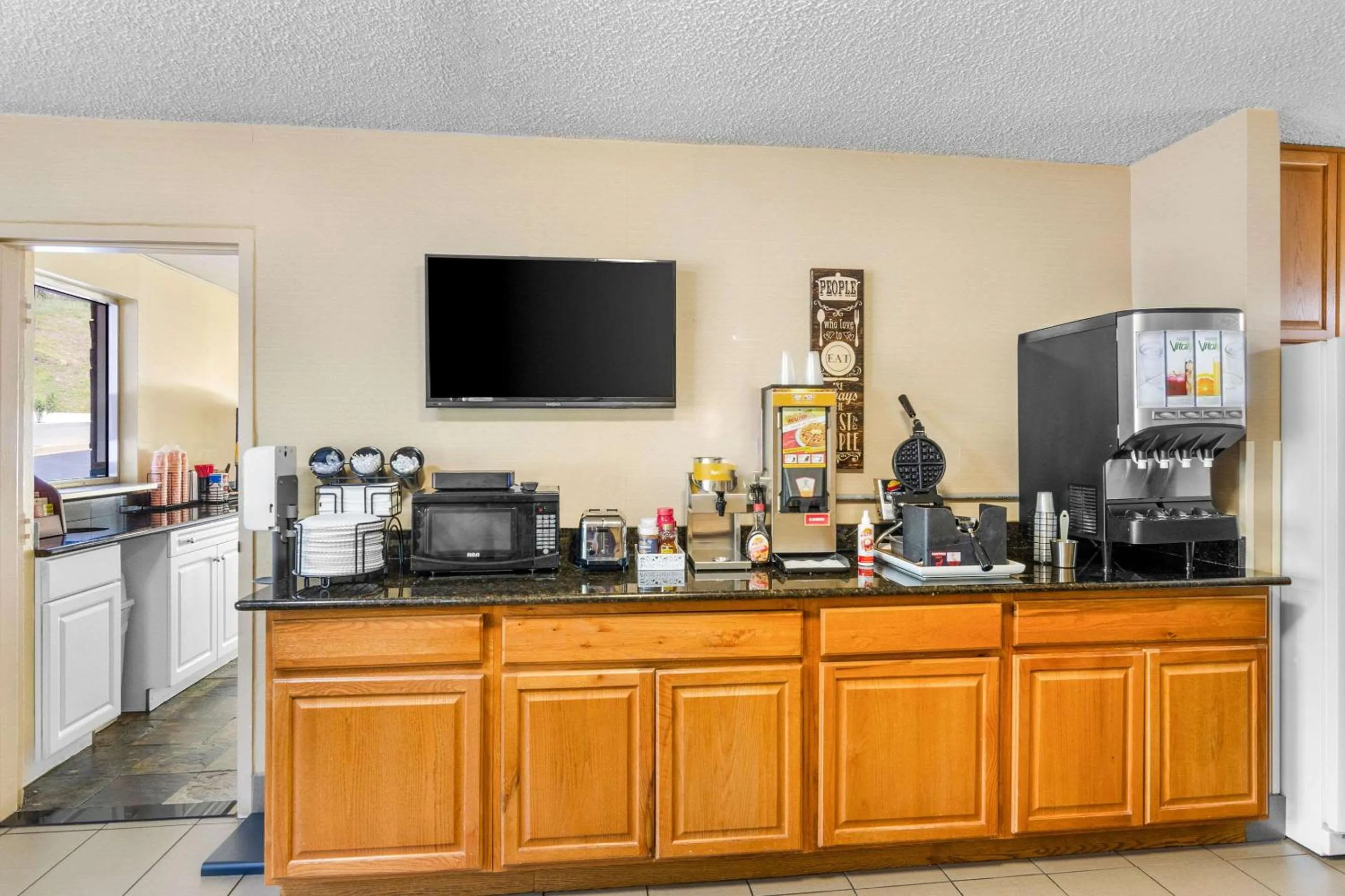 Breakfast in Econo Lodge Lynchburg South