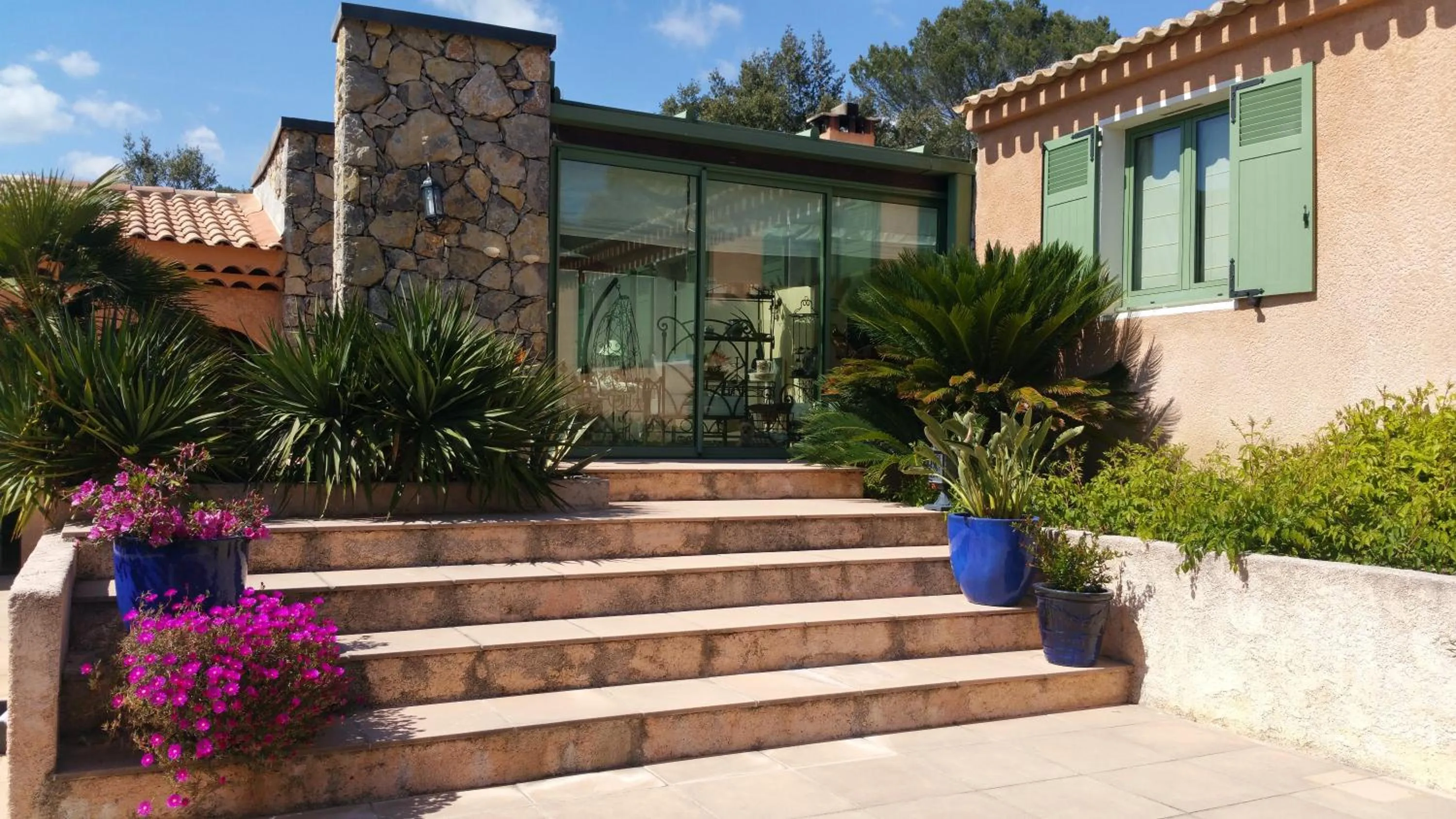 Le Petit Coin de Paradis