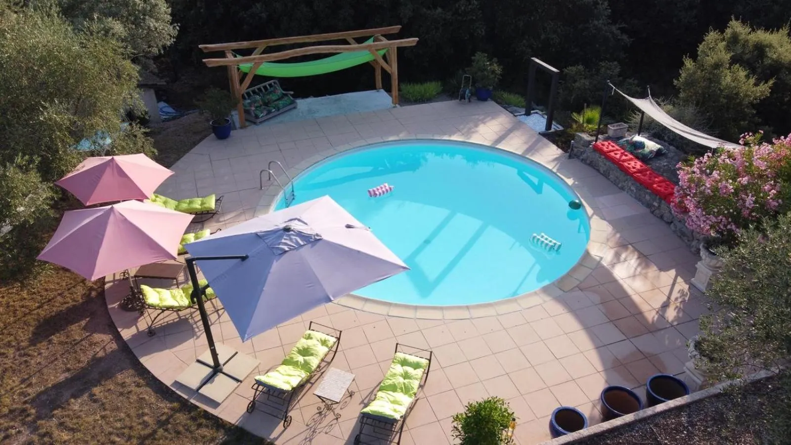 Le Petit Coin de Paradis