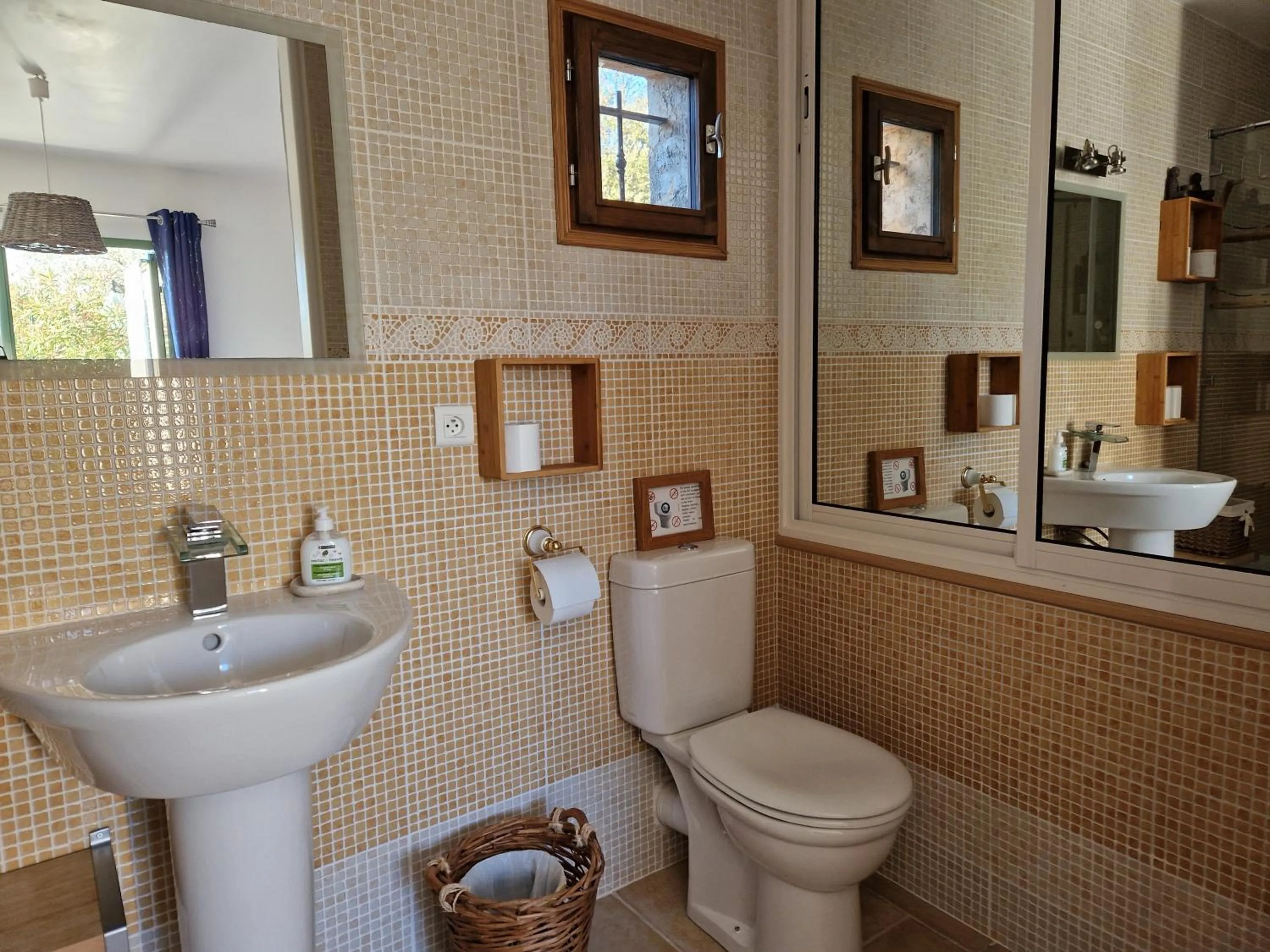 Le Petit Coin de Paradis