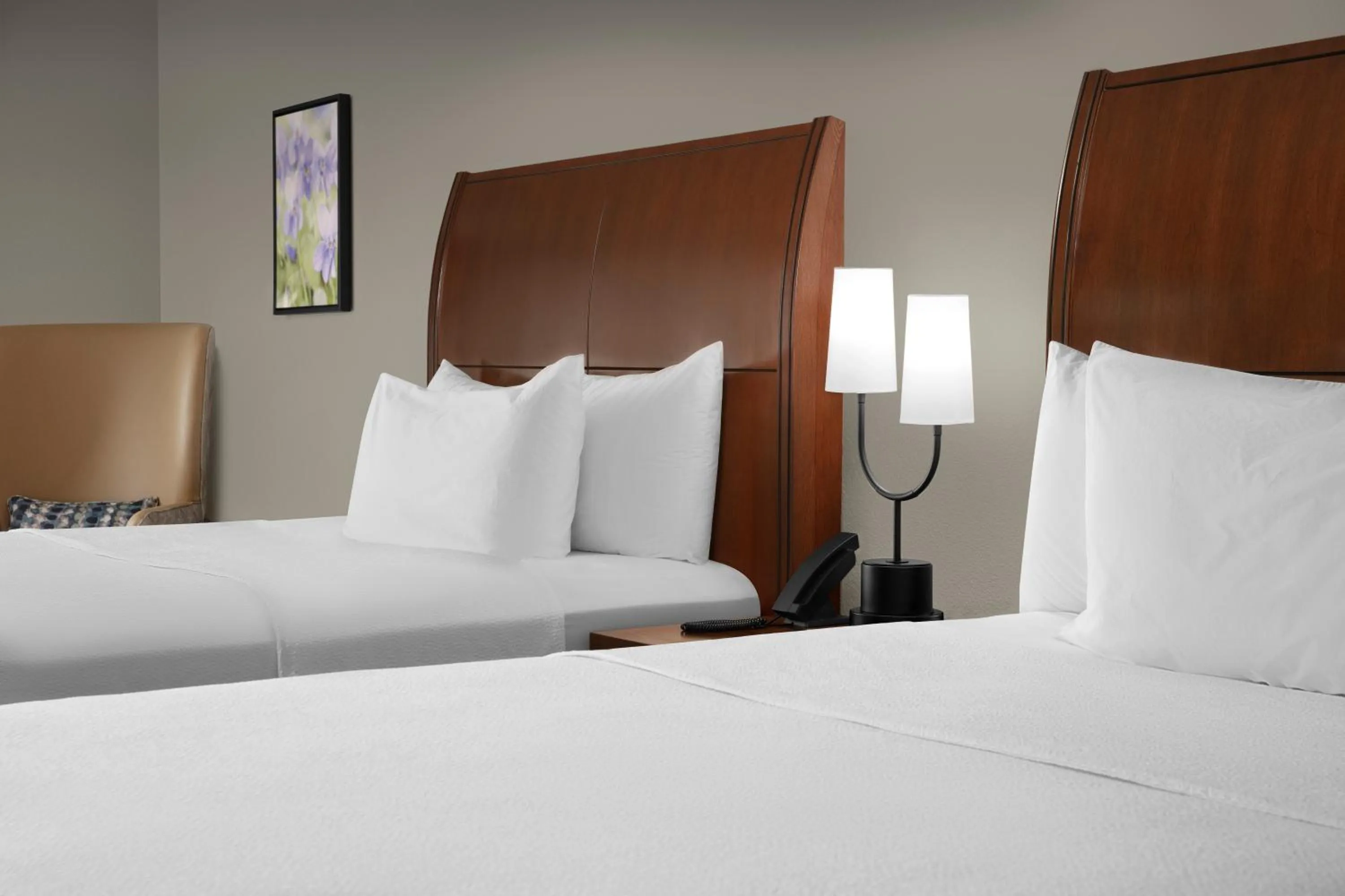 Bed in Hilton Garden Inn Hoffman Estates