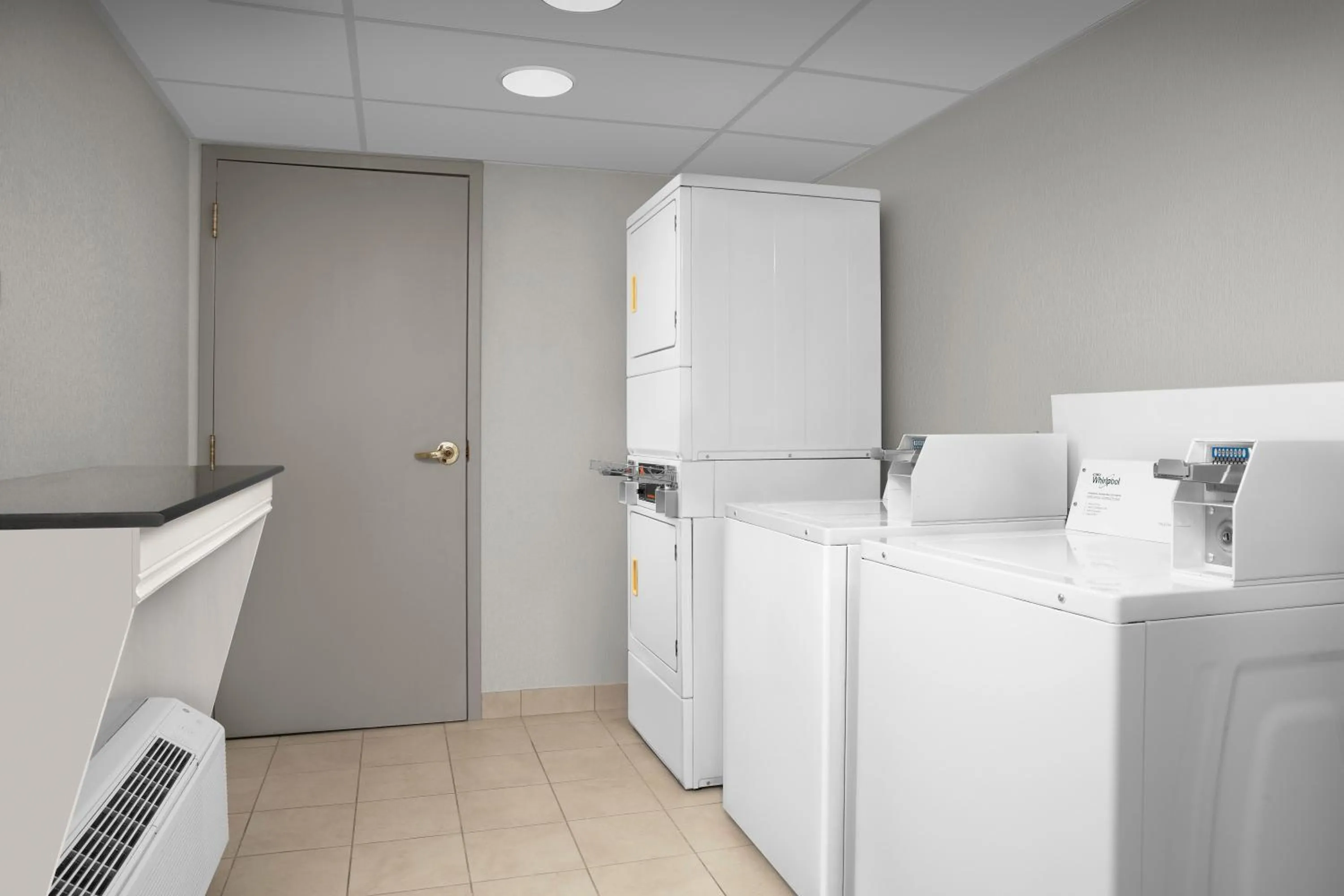 laundry in Hilton Garden Inn Hoffman Estates