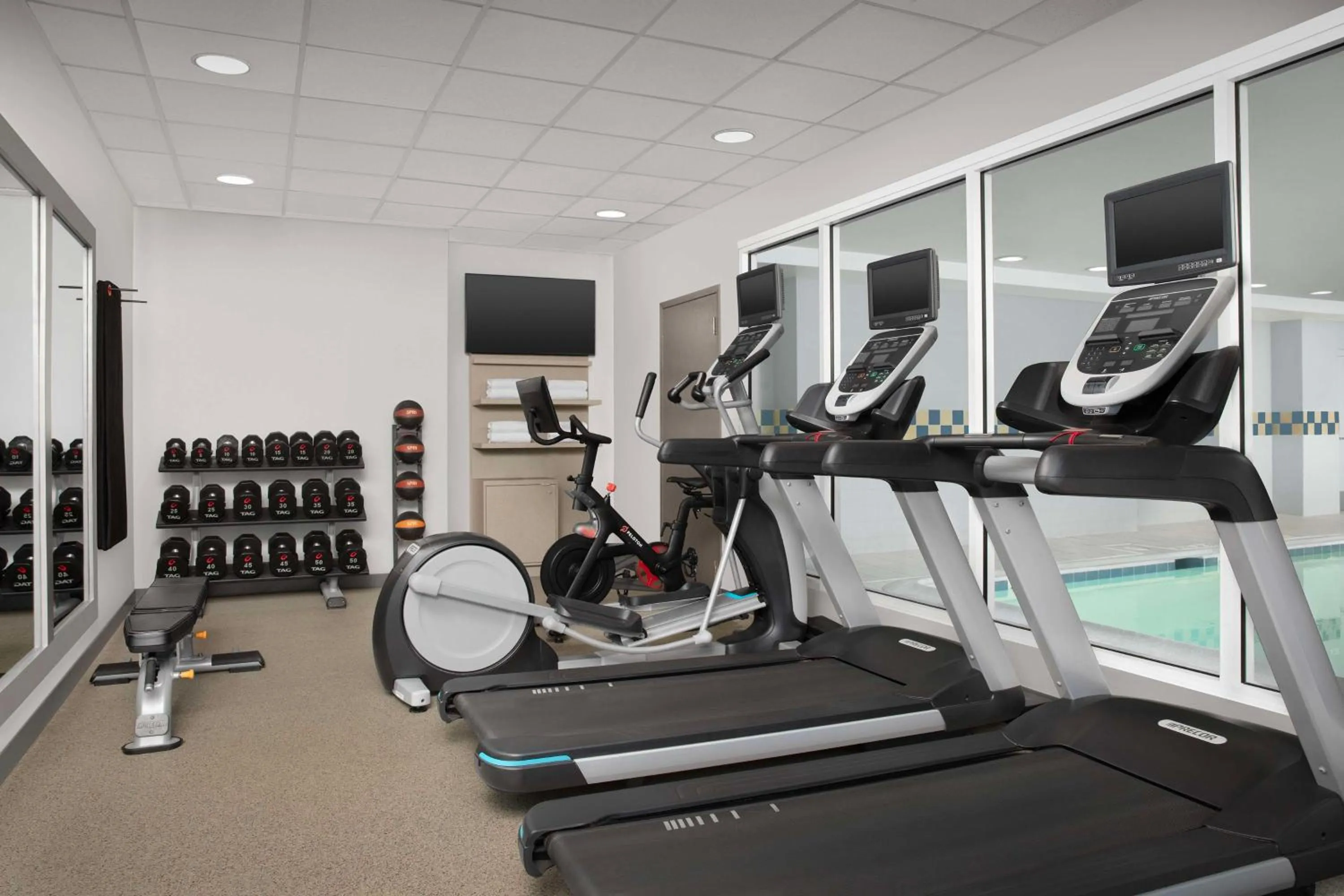Fitness centre/facilities in Hilton Garden Inn Hoffman Estates