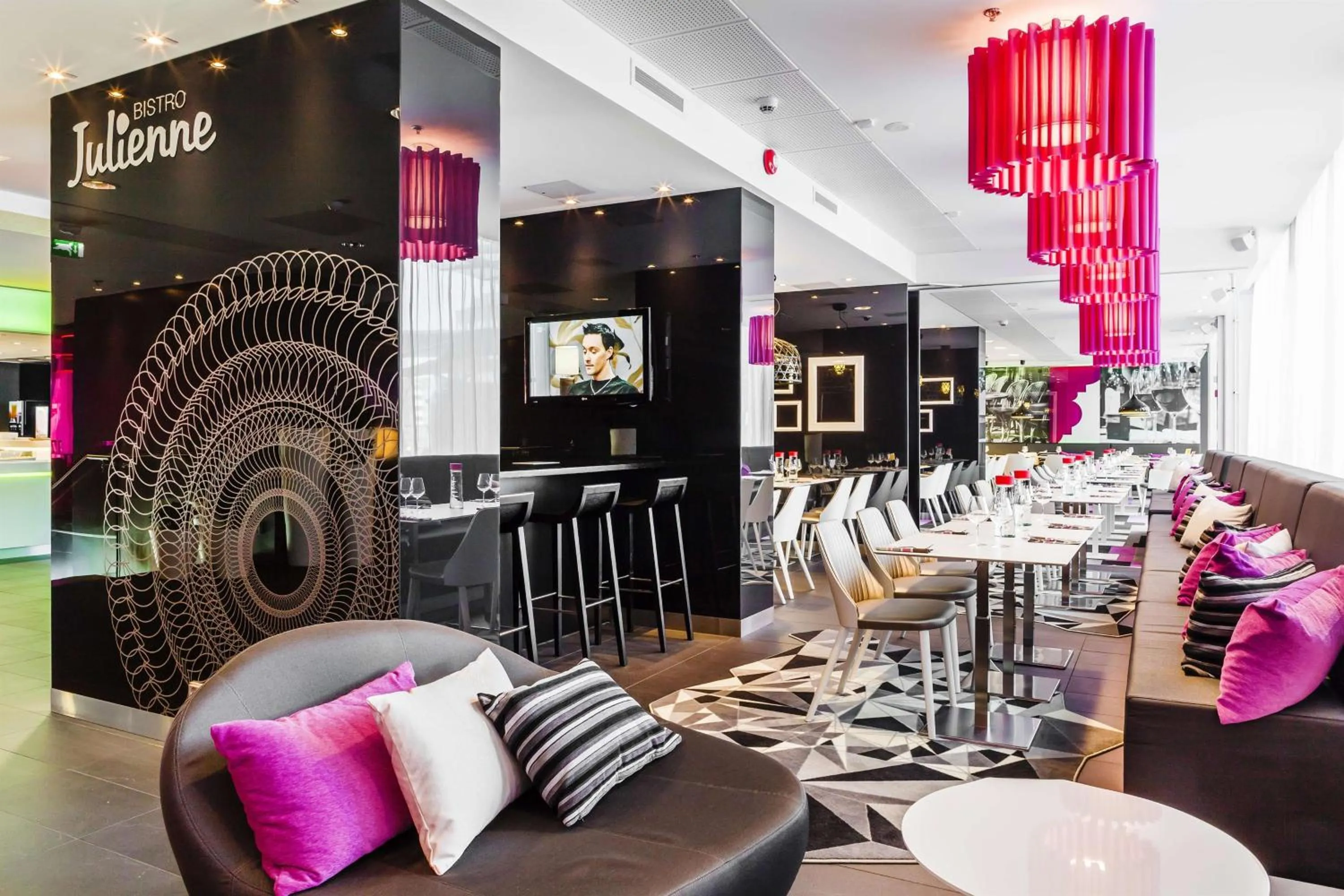 Restaurant/places to eat in Scandic Tampere Station