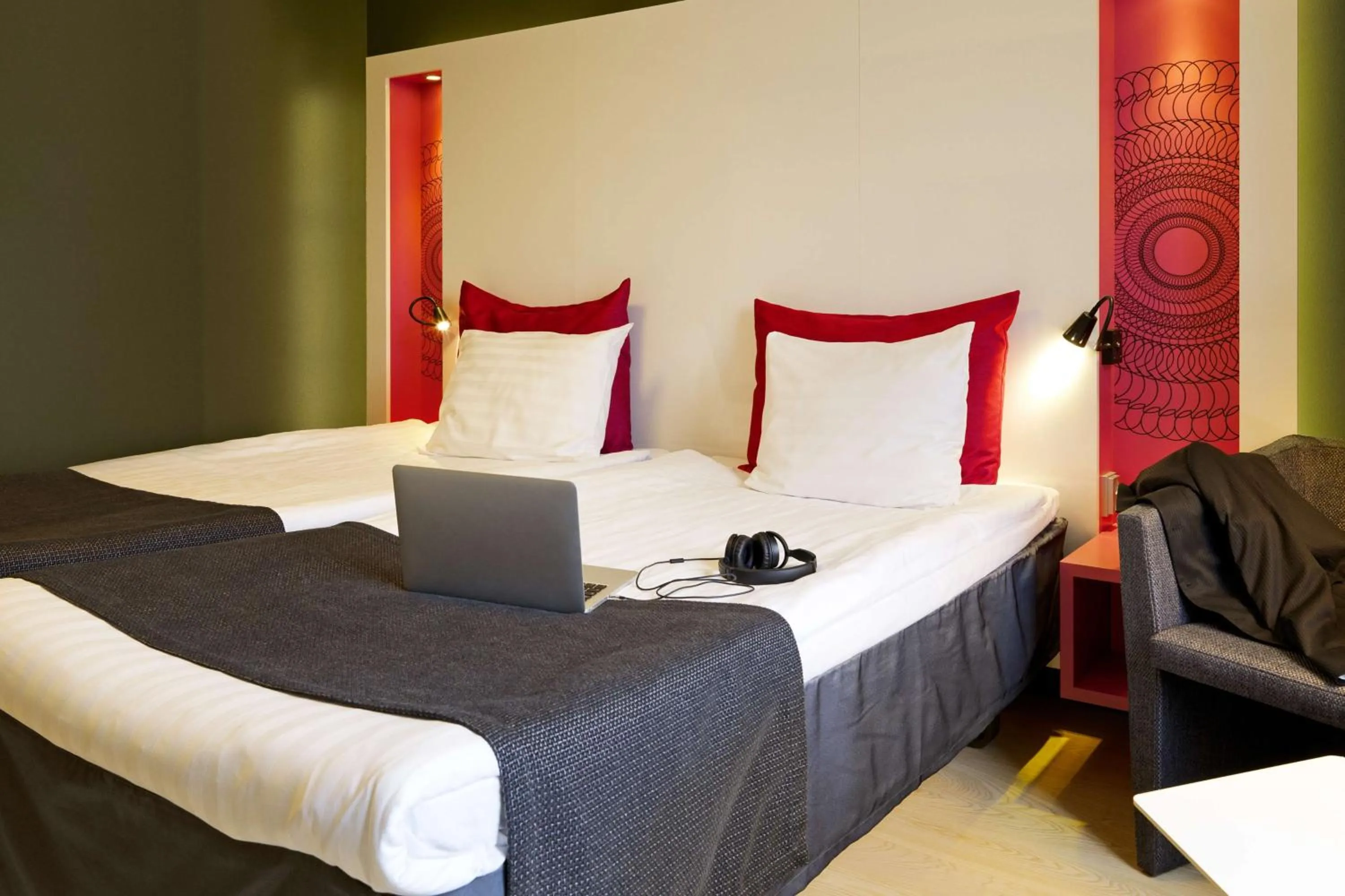 Photo of the whole room, Bed in Scandic Tampere Station