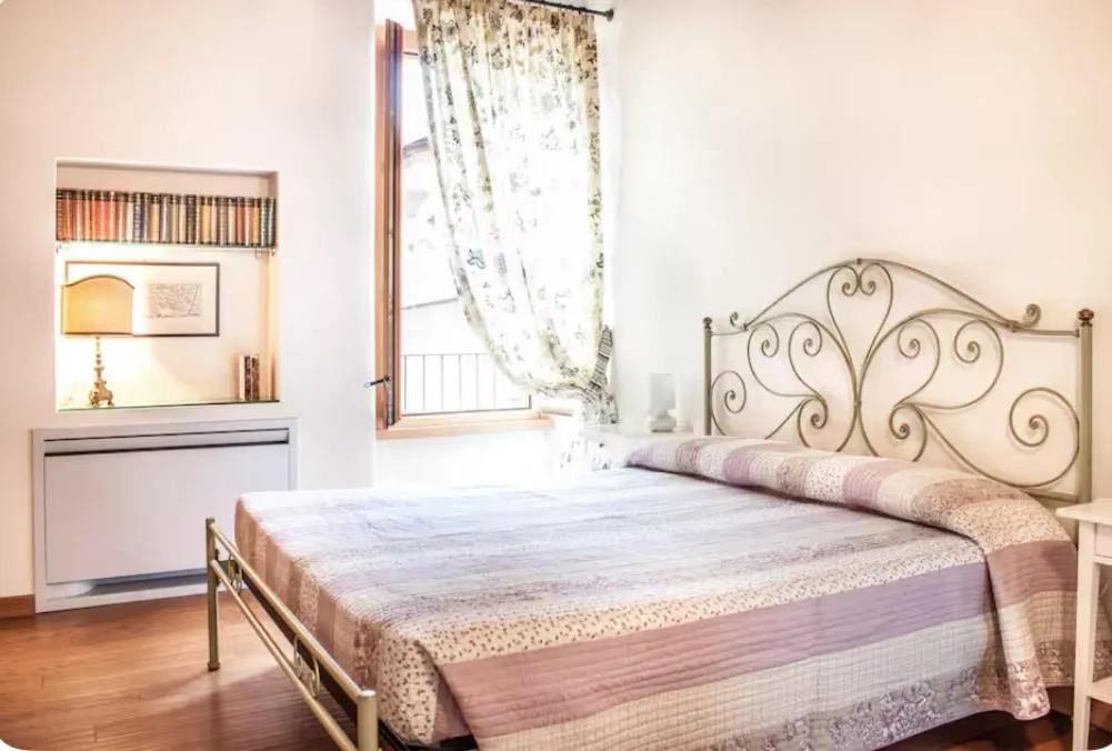 Bed in Alla Torre del Barbarossa B&B FORESTERIA