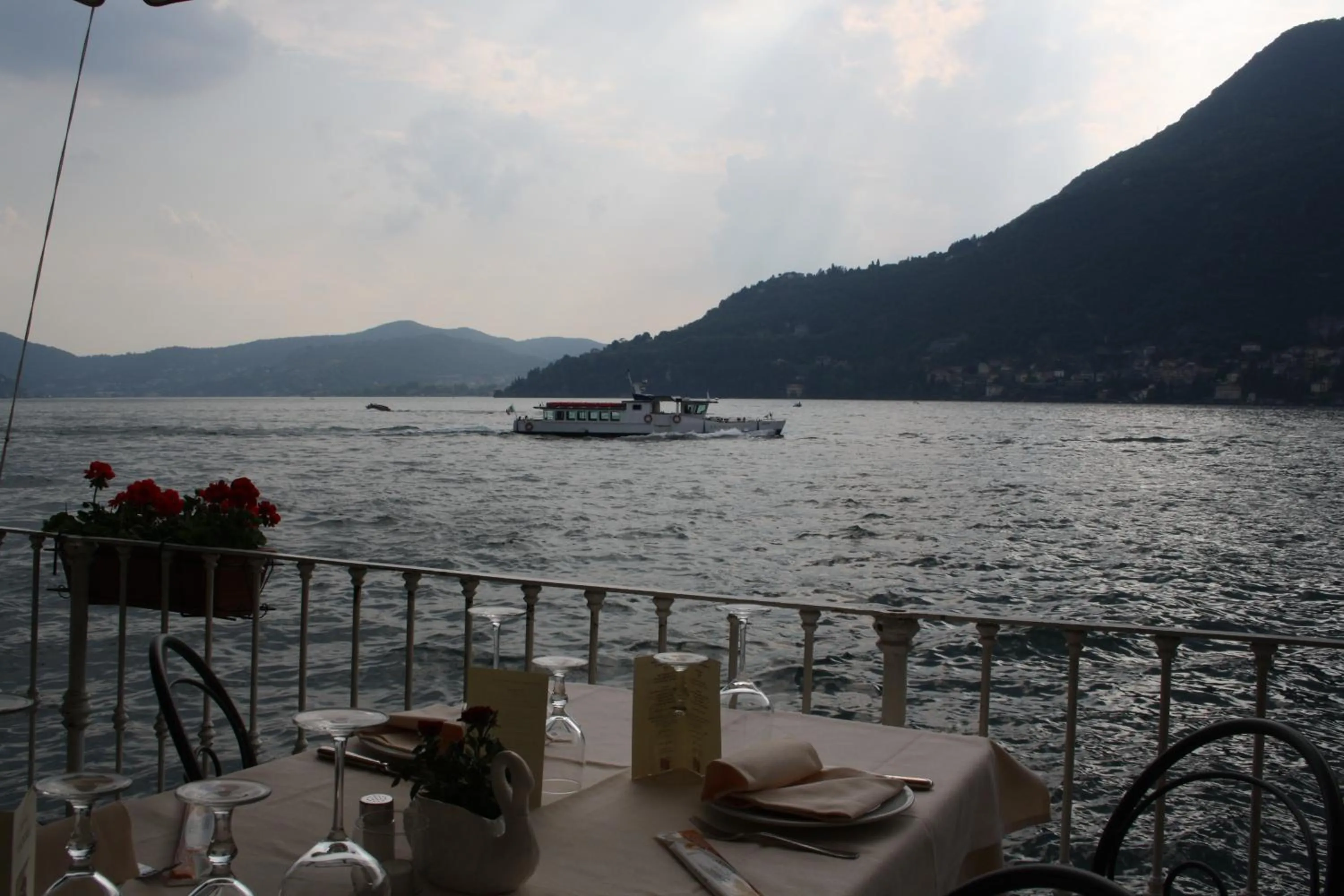 Restaurant/places to eat in Hotel Vapore