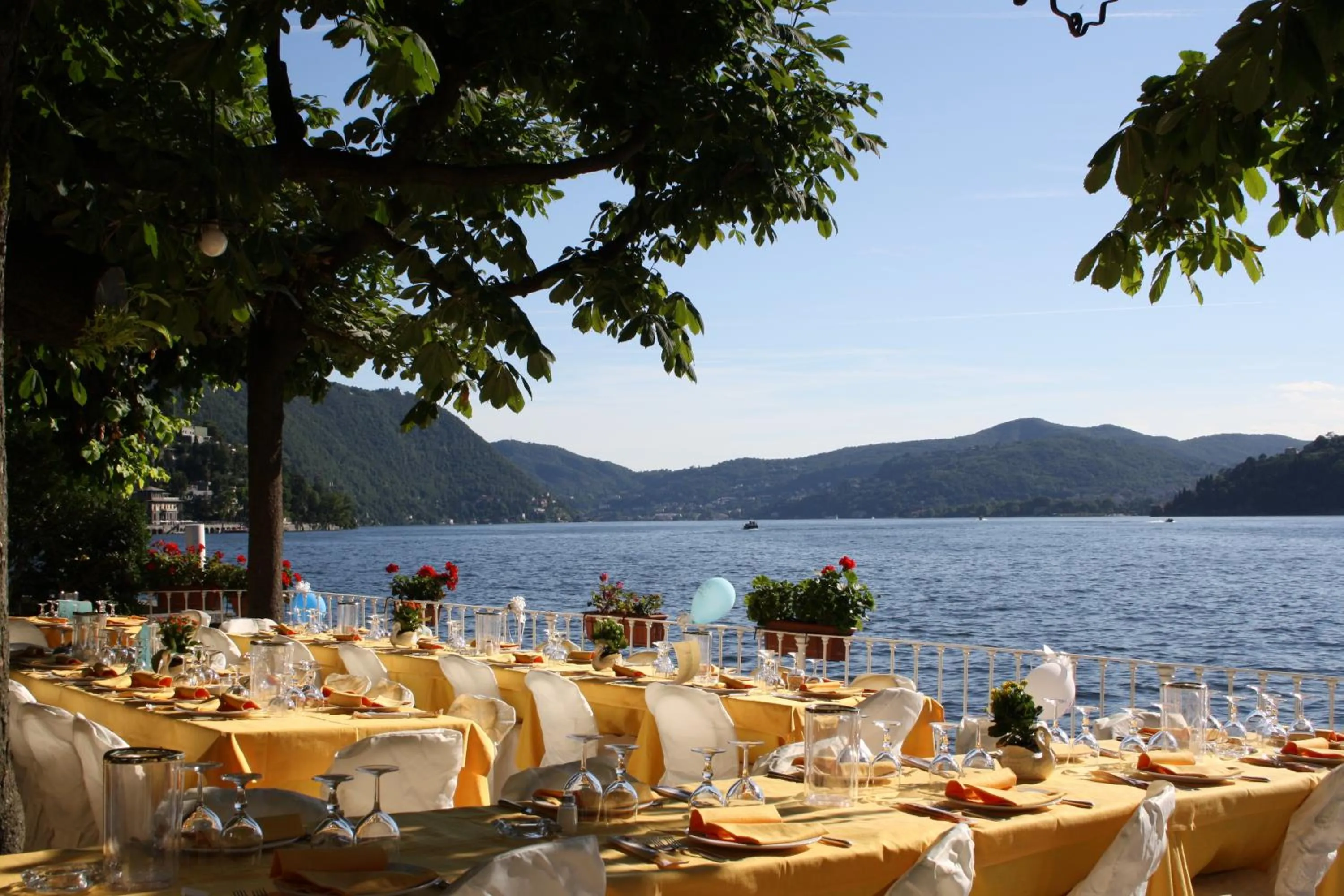 Restaurant/places to eat in Hotel Vapore