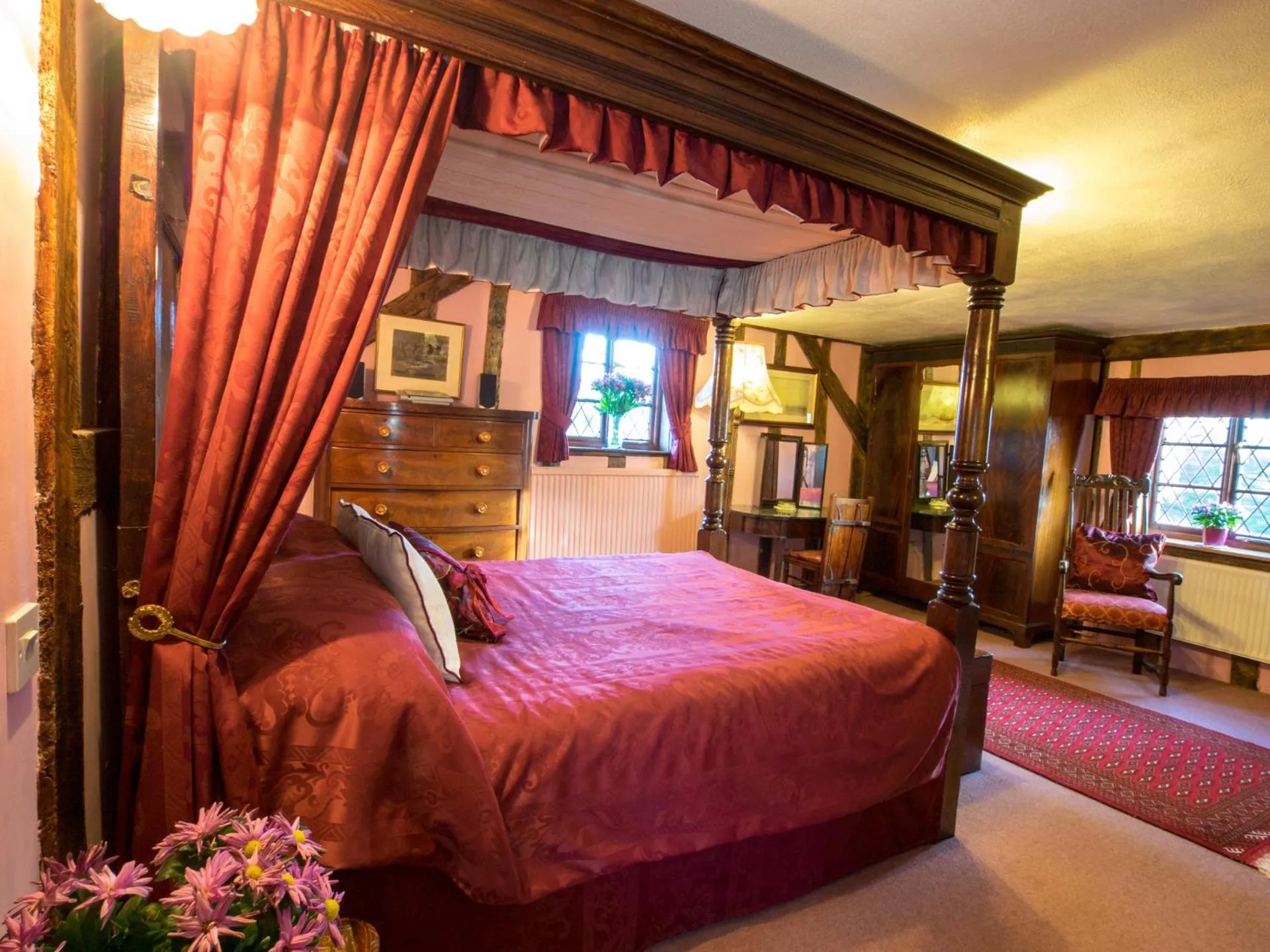 Bedroom, Bed in Strenneth