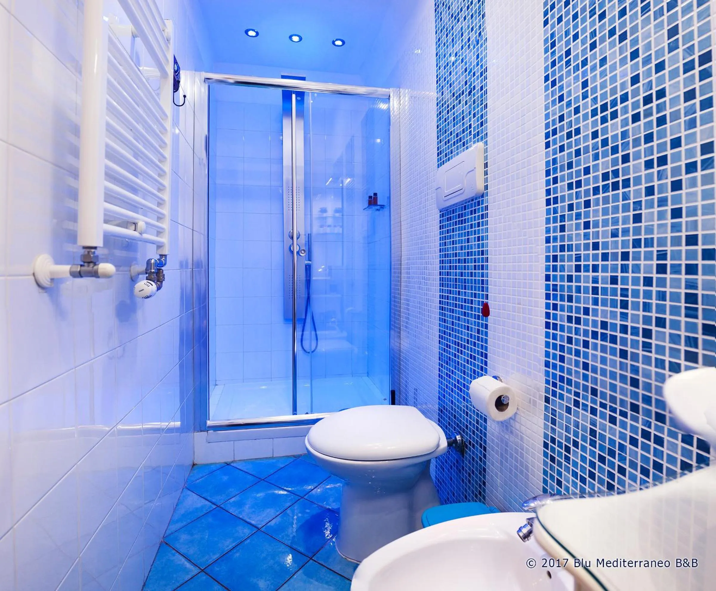 Shower in Blu Mediterraneo B&B