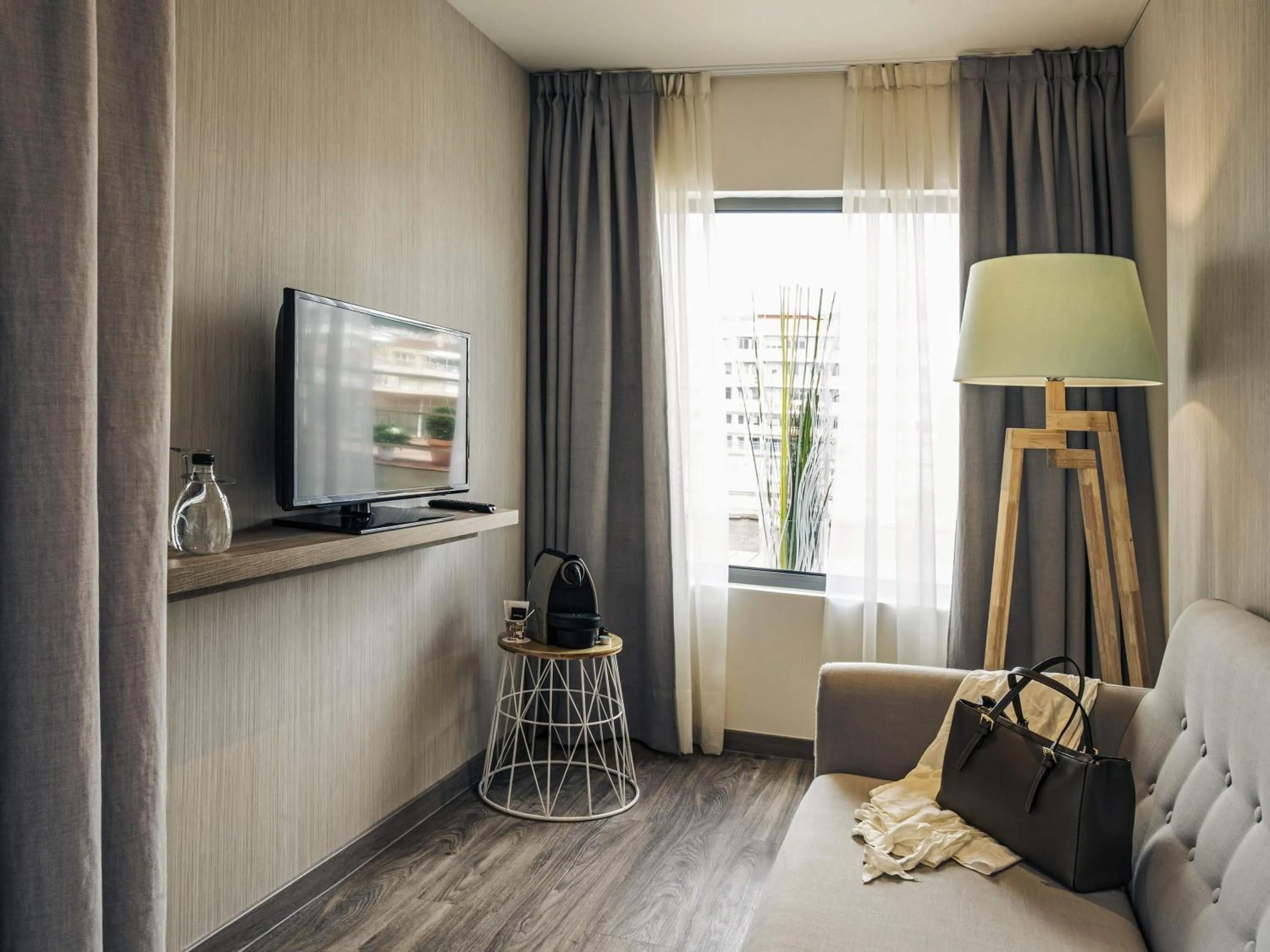 Bedroom in Mercure Barcelona Condor