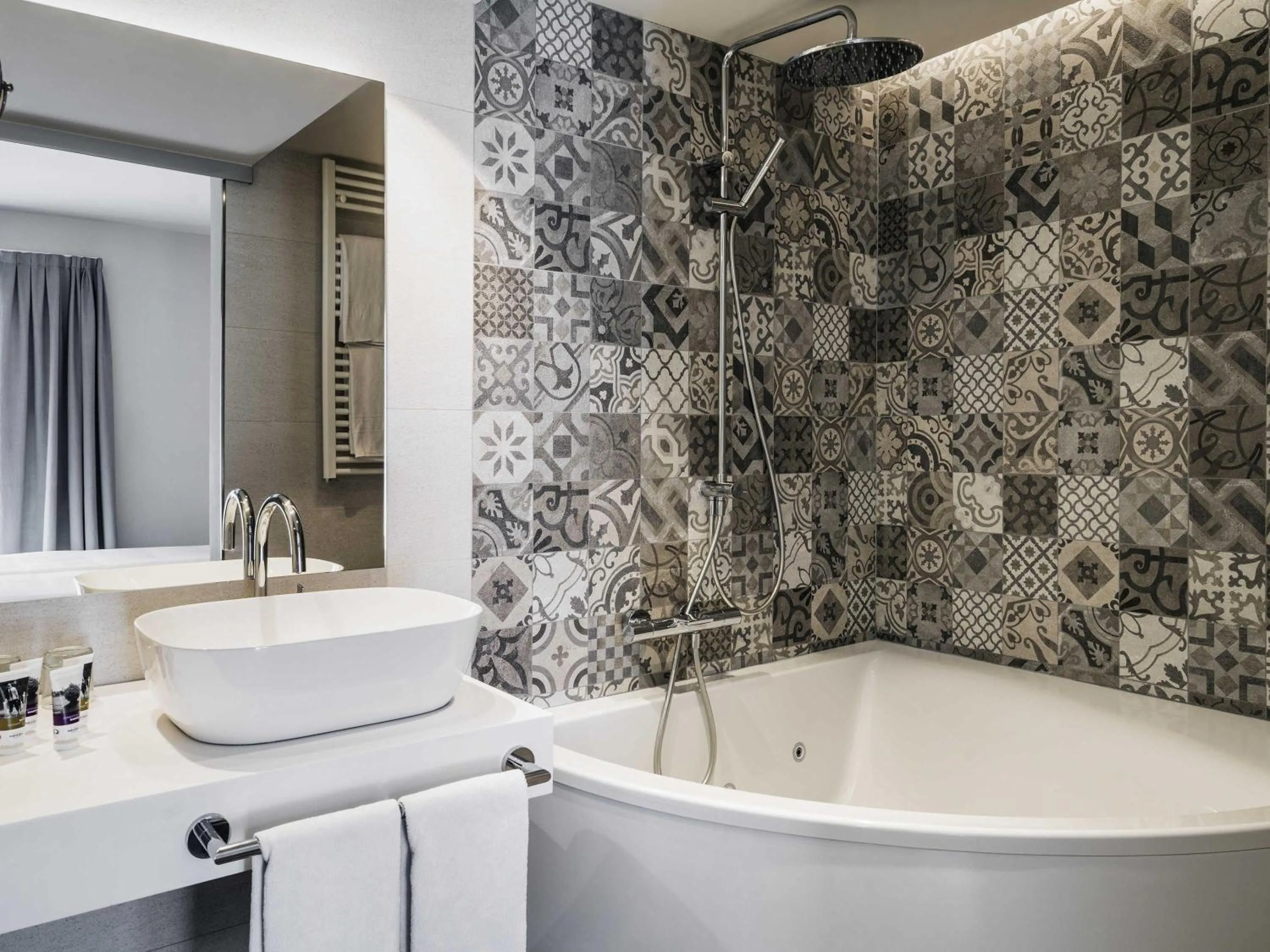 Bedroom in Mercure Barcelona Condor