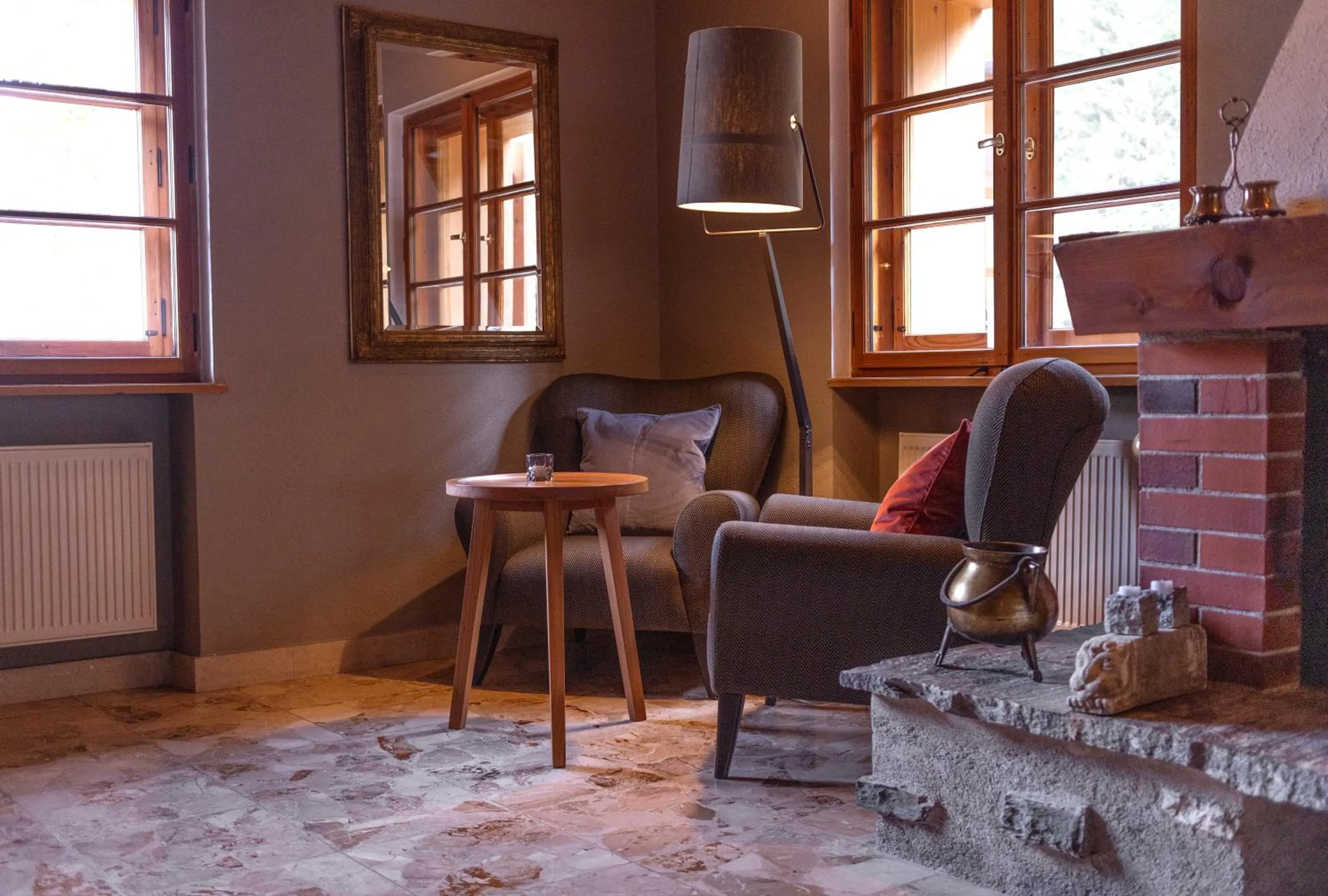 Communal lounge/ TV room in Valluga Hotel