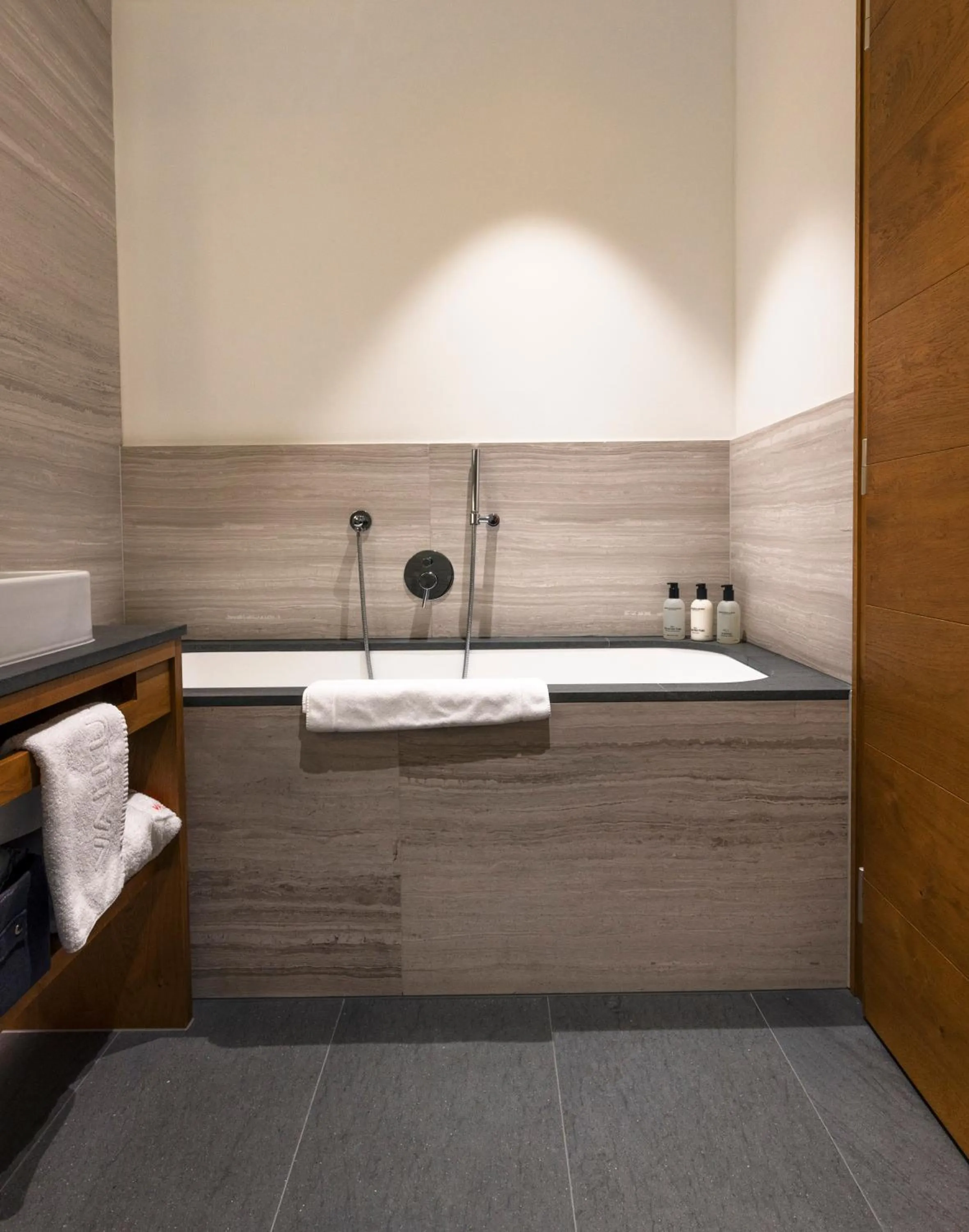 Bathroom in Valluga Hotel