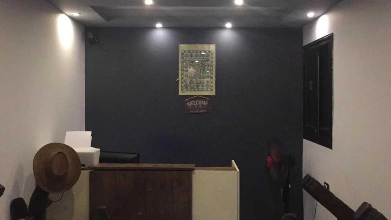 hair dresser in H100 Pyramids View