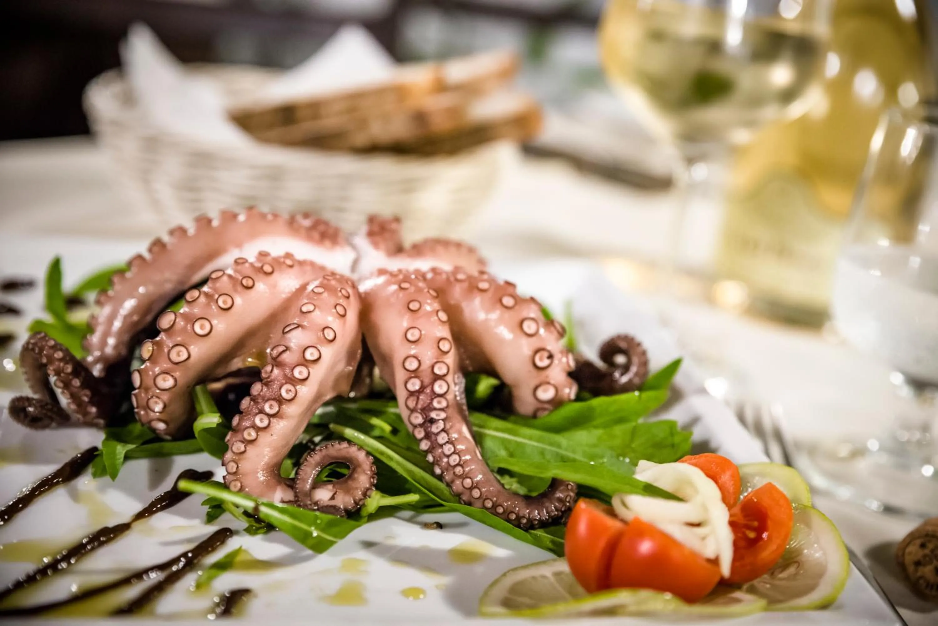 Restaurant/places to eat in Hotel New Bari