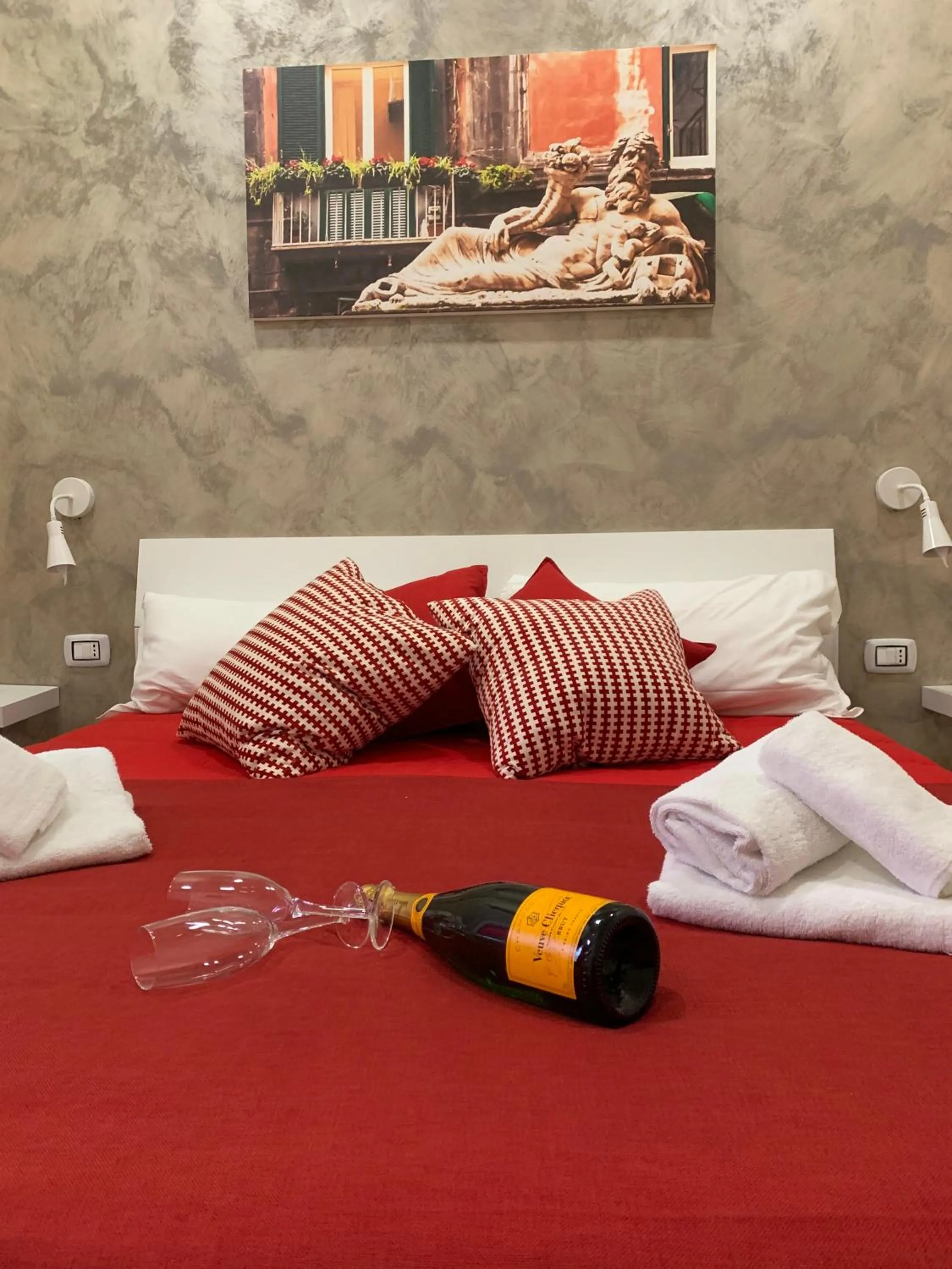 Alcoholic drinks, Bed in Joy Naples