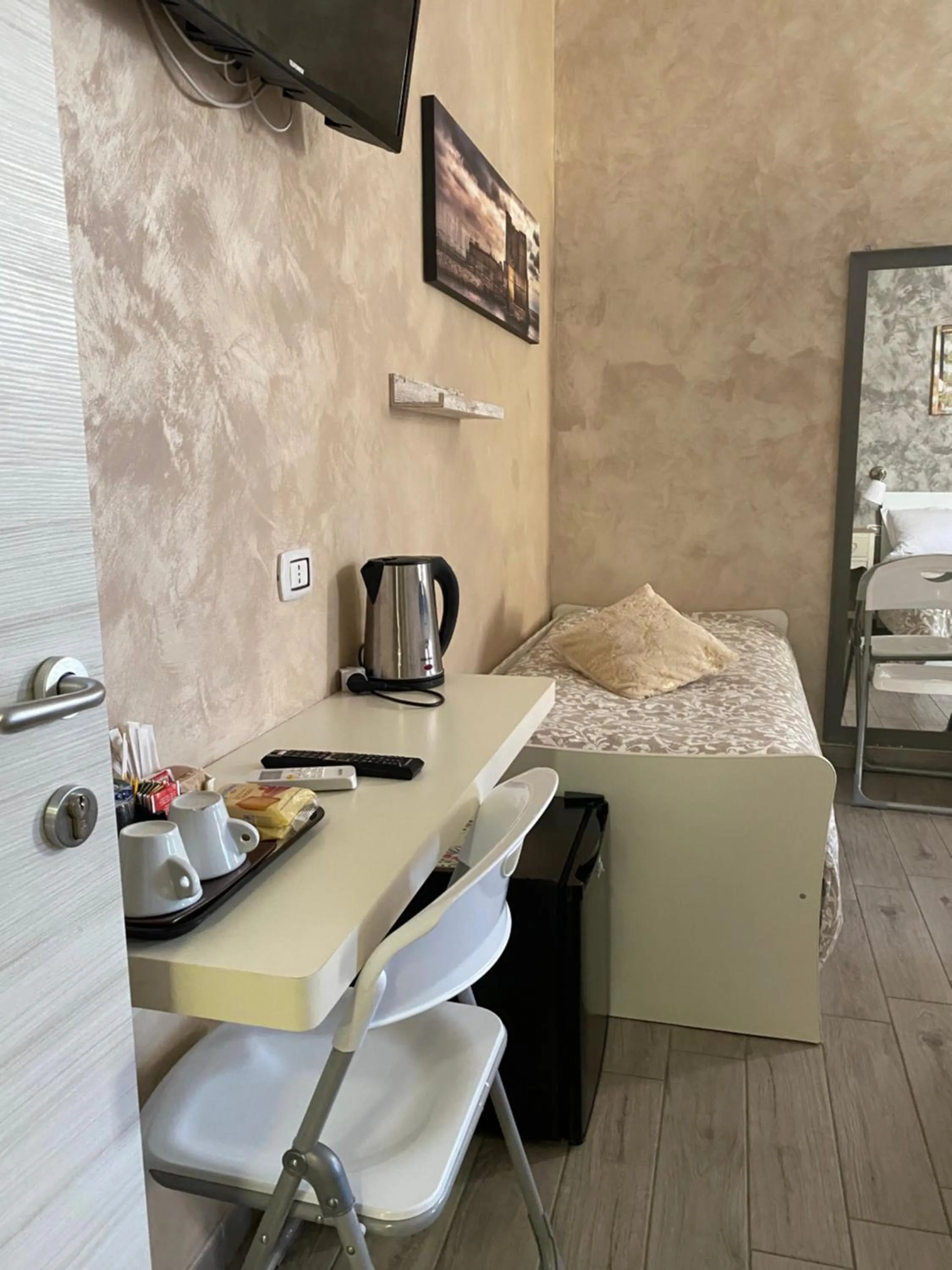 Bedroom, Bed in Joy Naples