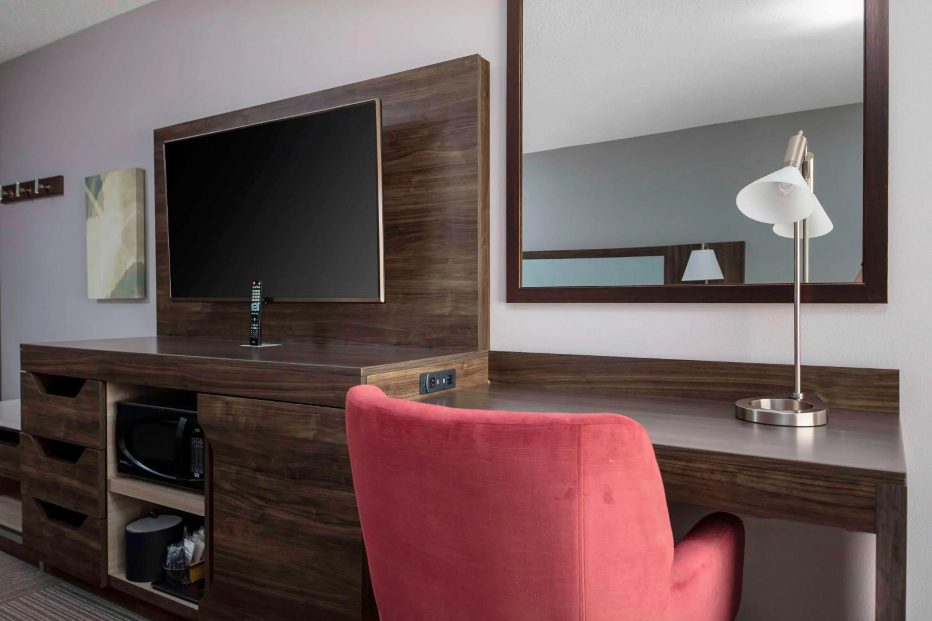 Bedroom in Hampton Inn Conyers