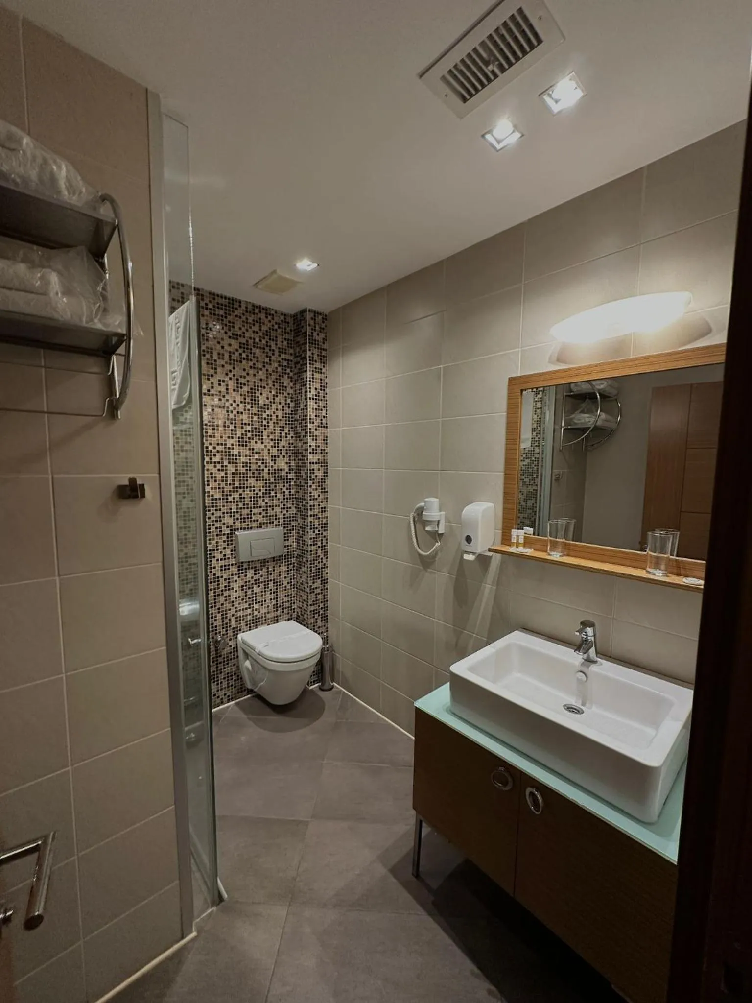 Shower in City Hotel Plovdiv