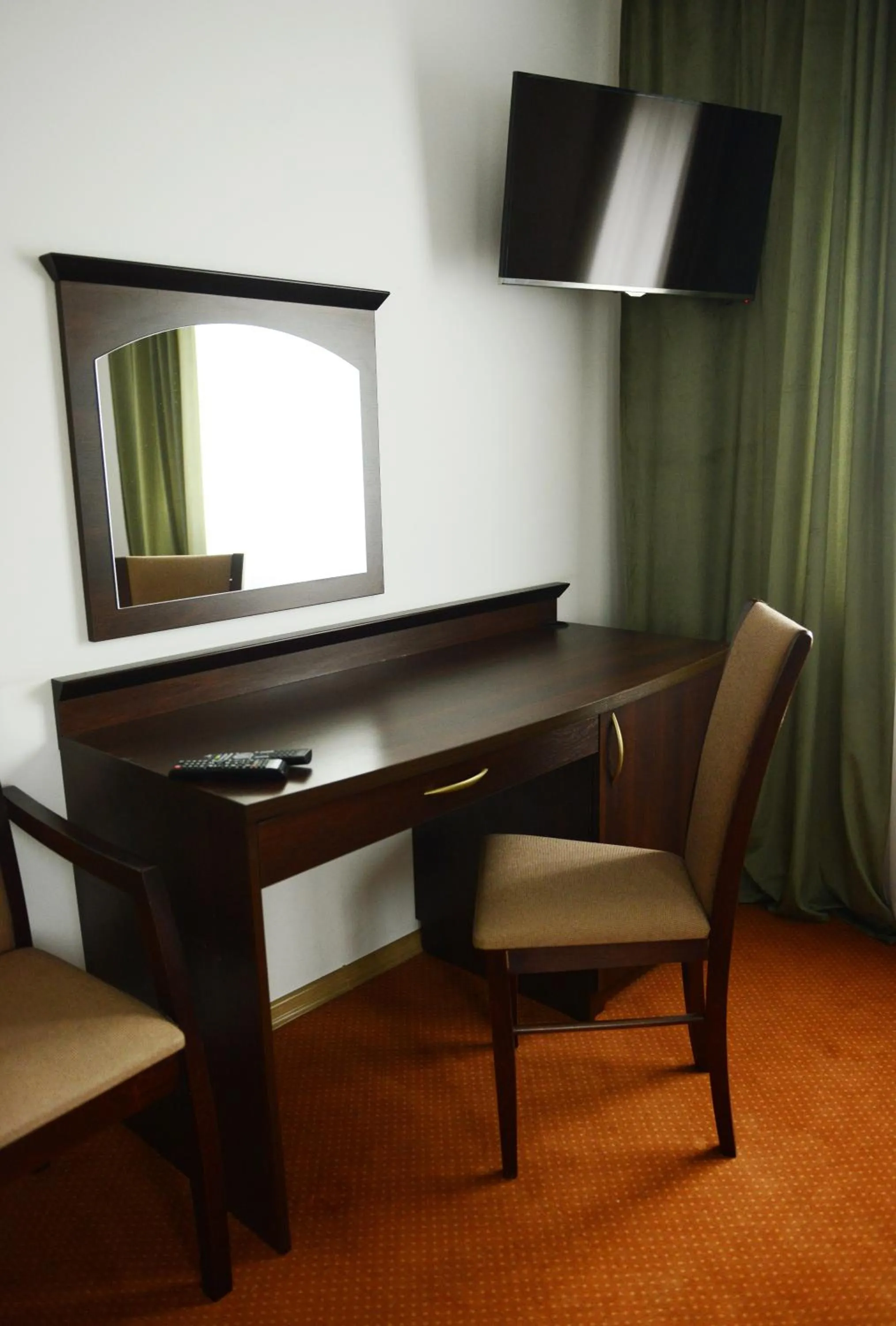 TV and multimedia in Paryżanka Basen Spa