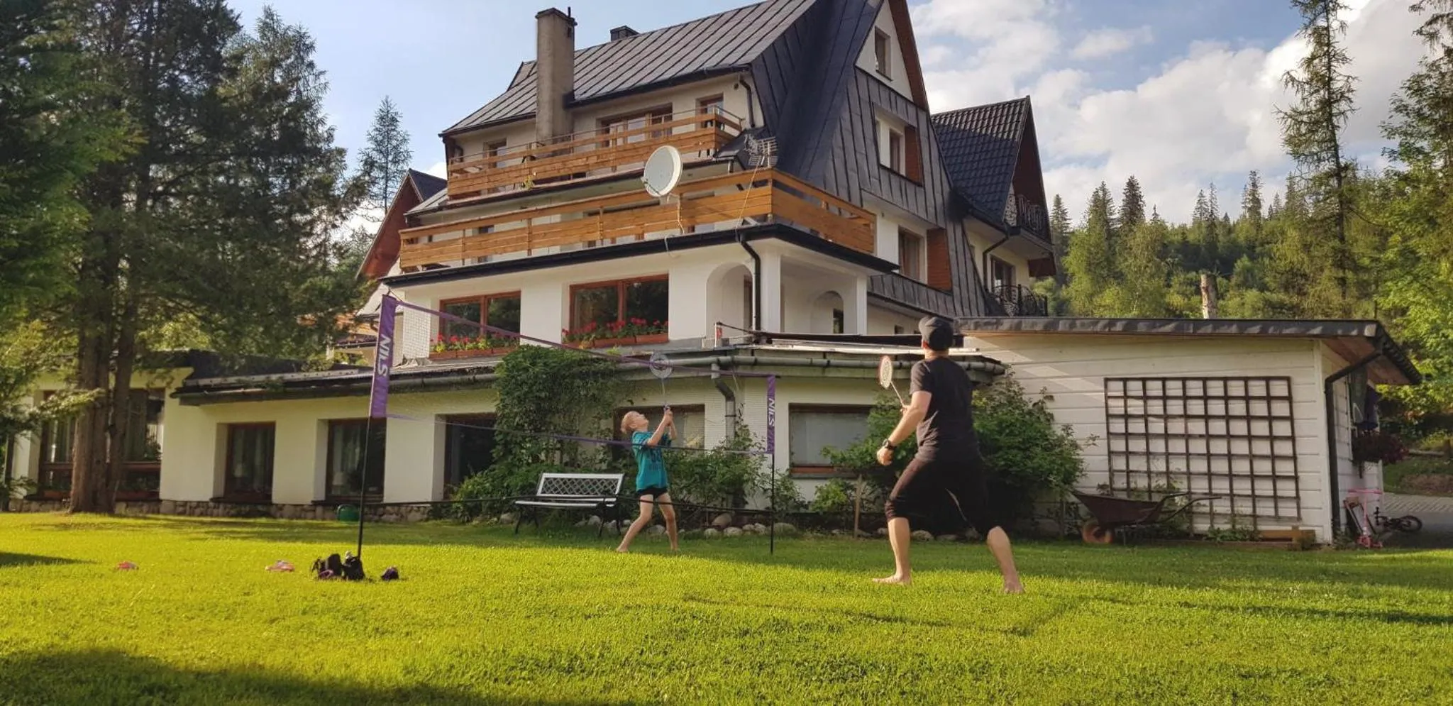 Property building in Paryżanka Basen Spa