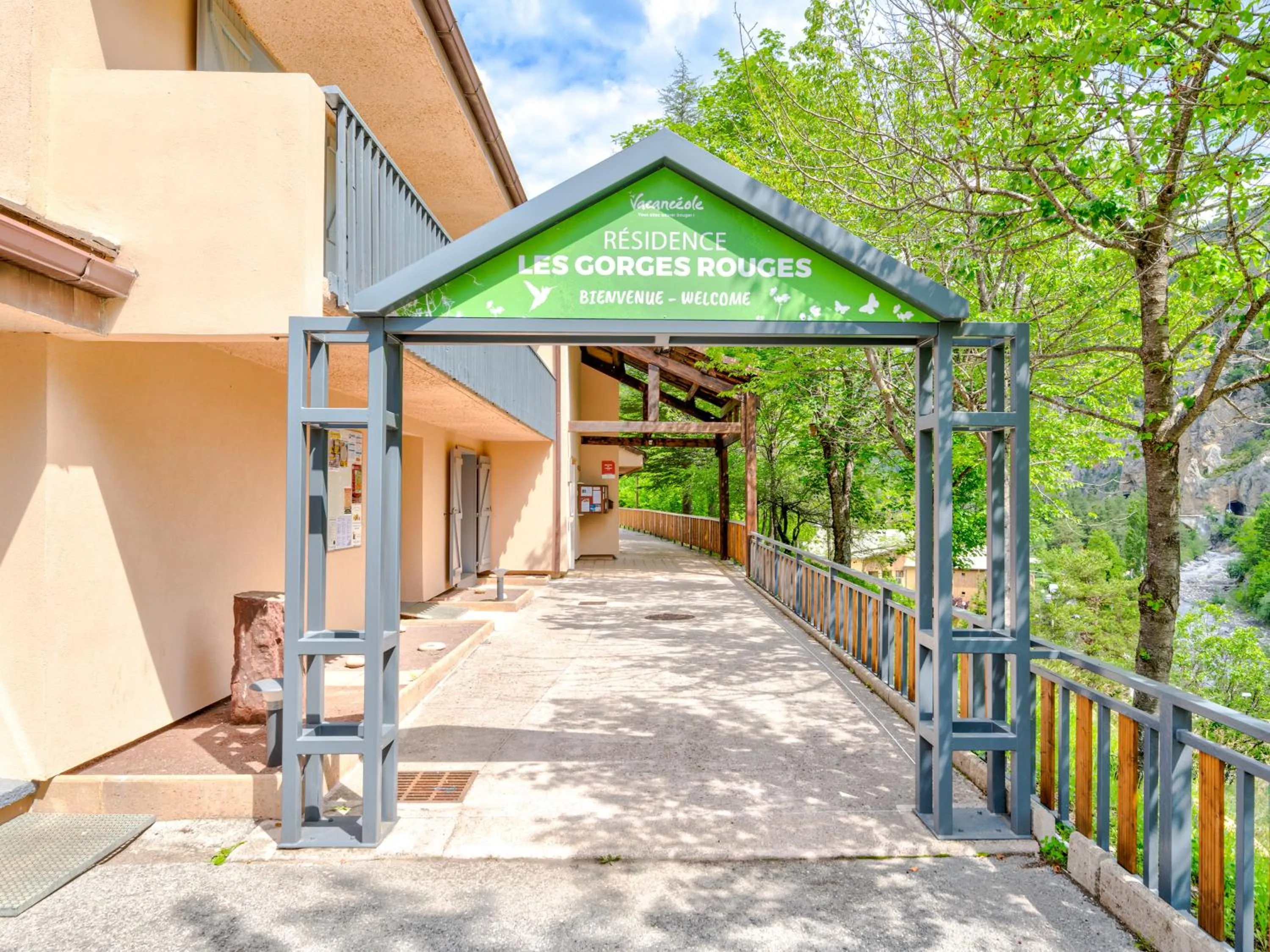 Lobby or reception in Vacancéole - Résidence Les Gorges Rouges