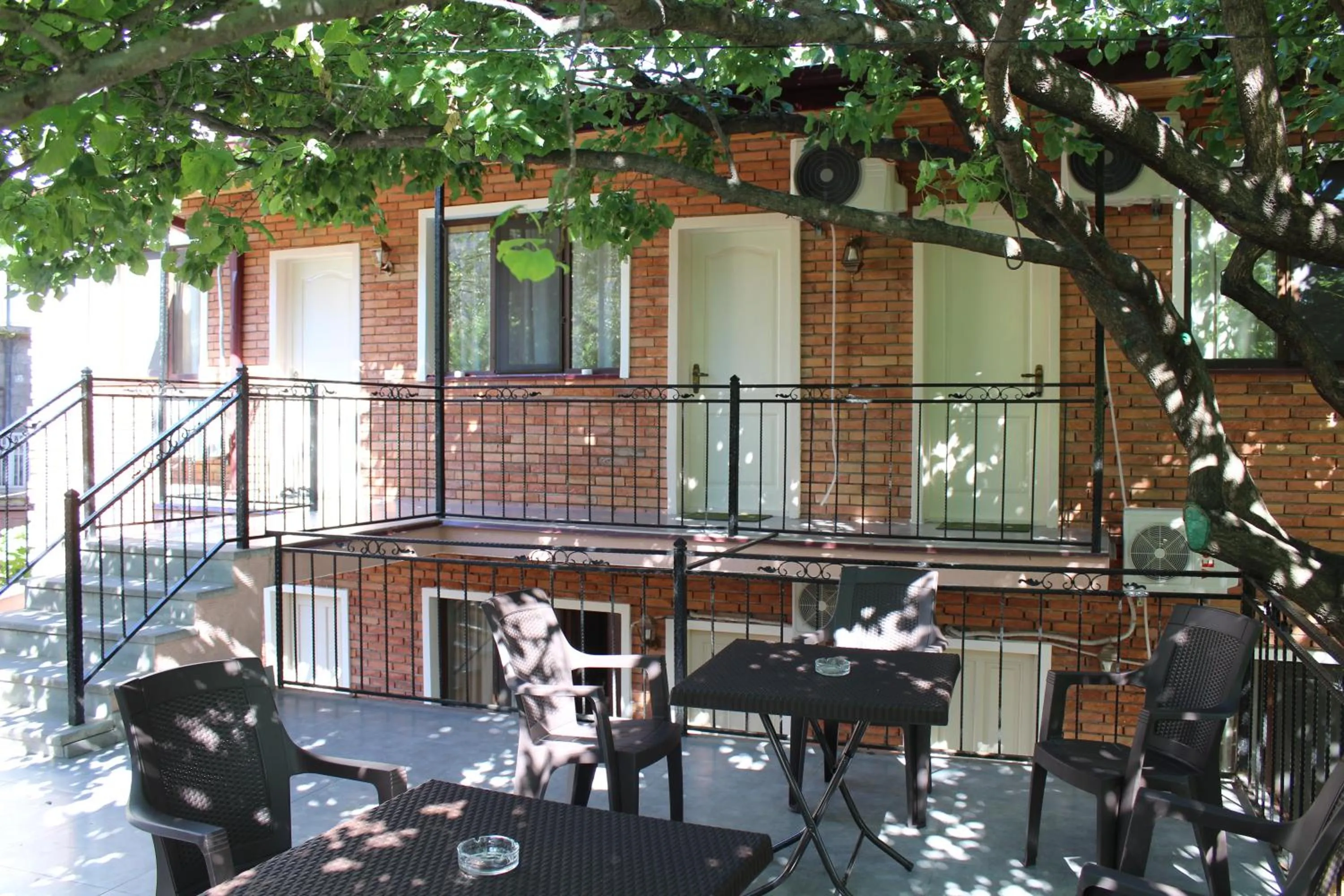 Quadruple Room with Balcony in Emis Hotel