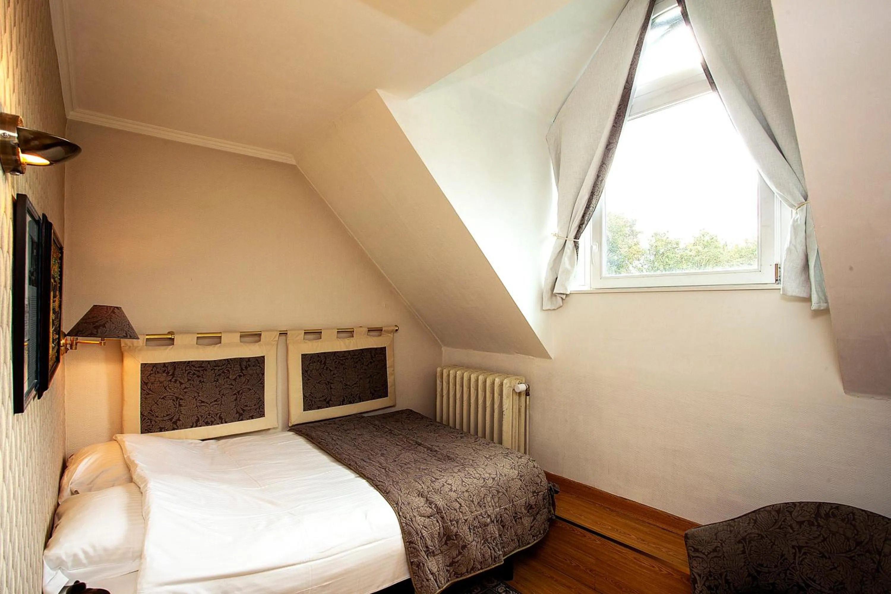 Bedroom, Bed in Boutique hotel Shamon