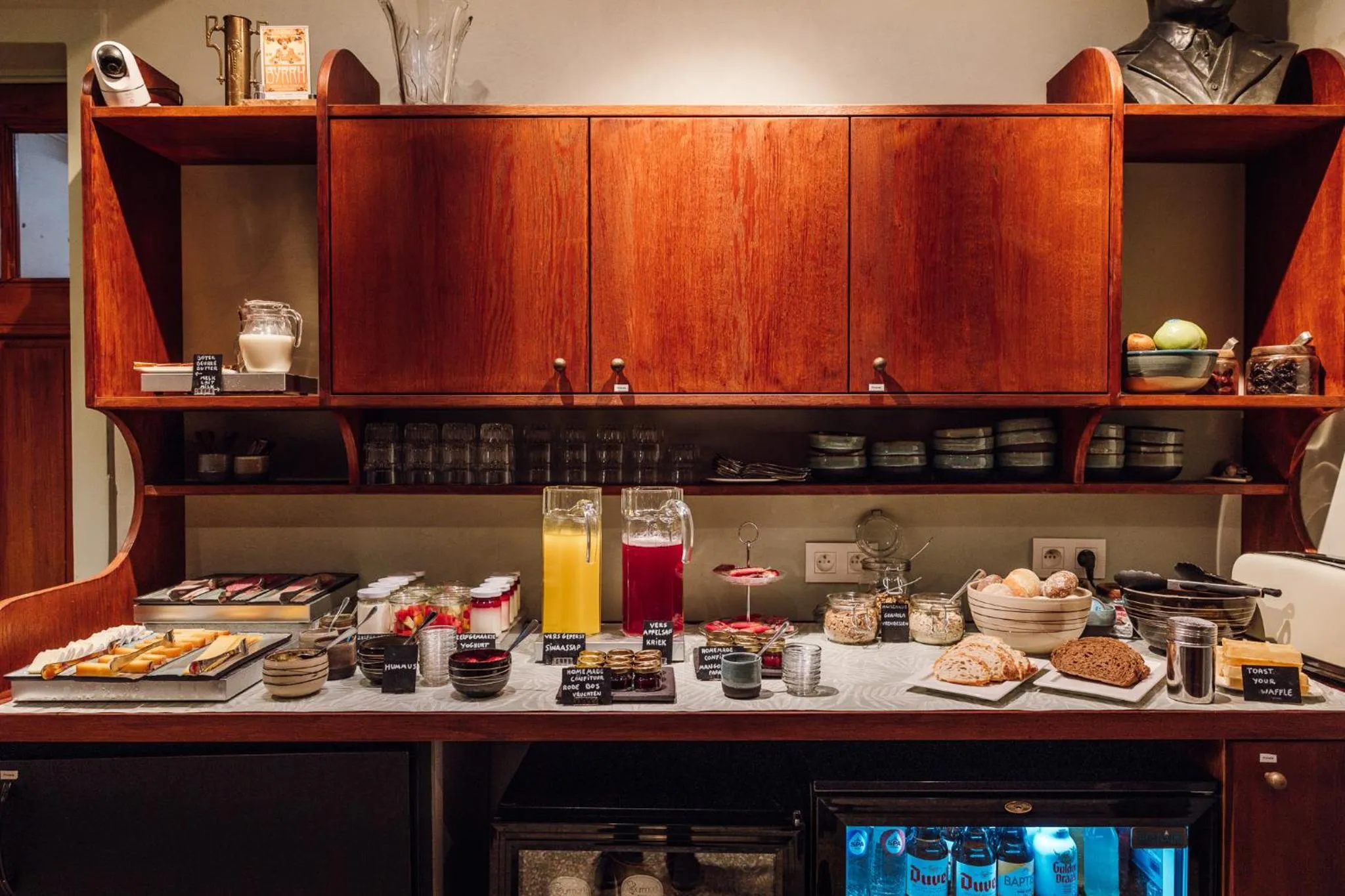 Breakfast in Boutique hotel Shamon