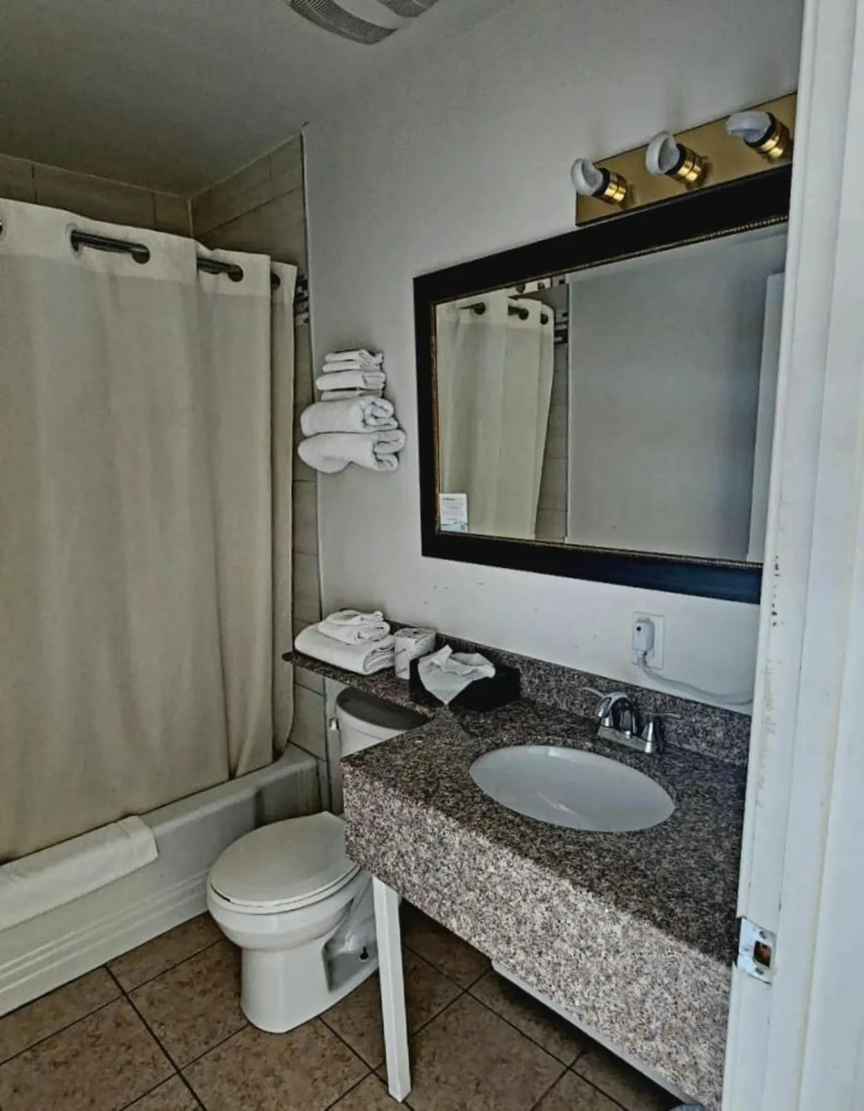 Super 8 by Wyndham Pembroke