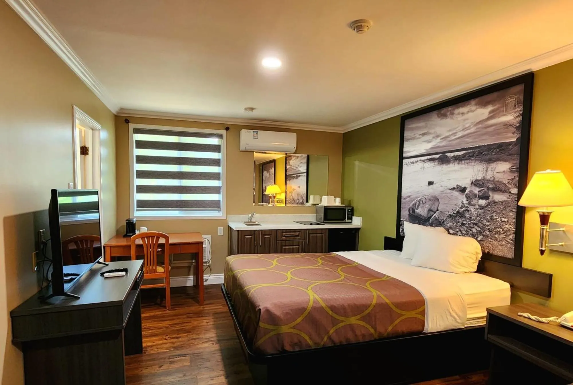 Bed in Super 8 by Wyndham Pembroke