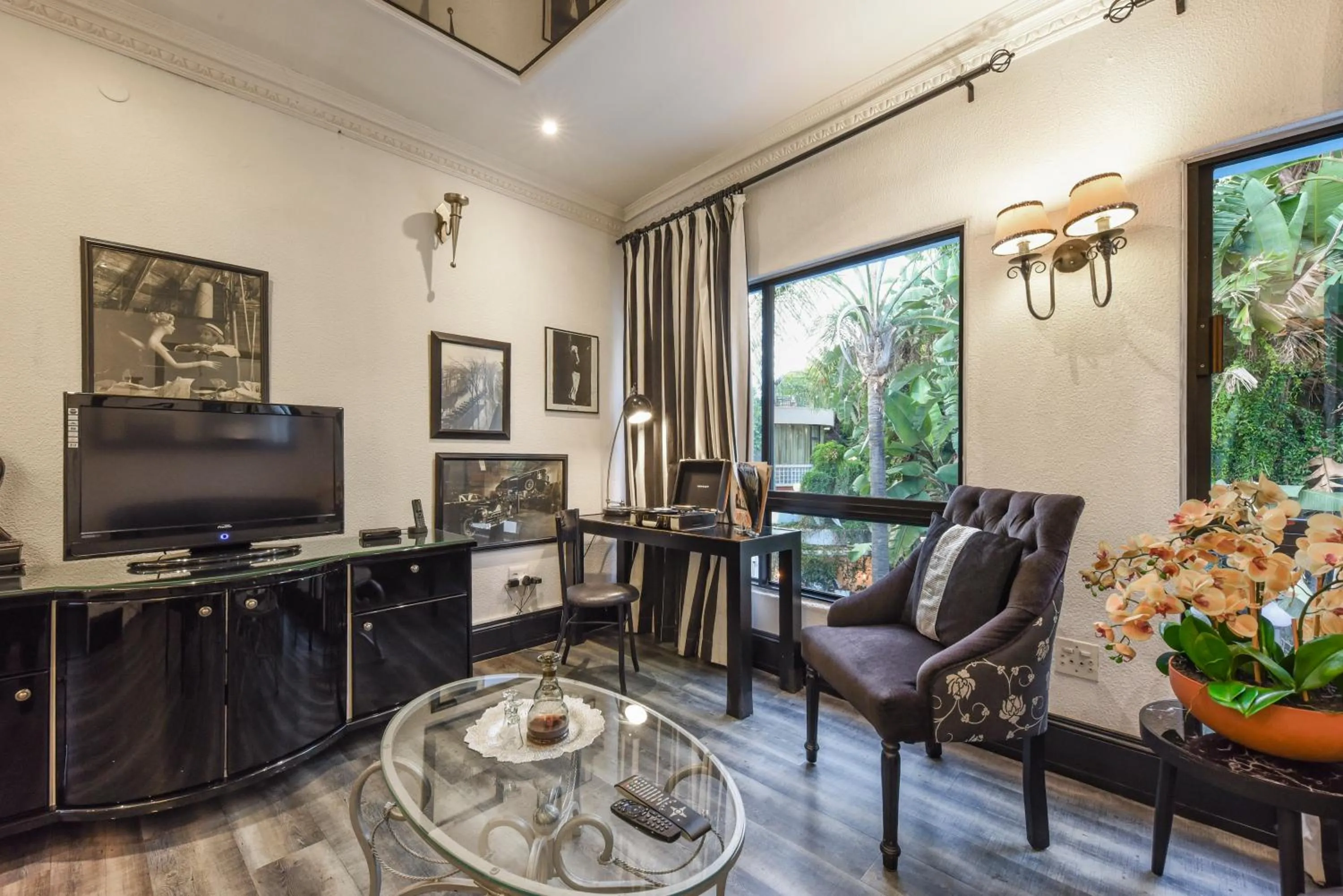 TV and multimedia in Villa Simonne