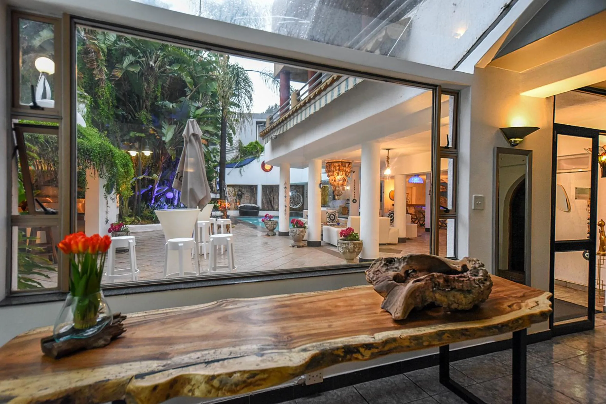 Pool view in Villa Simonne