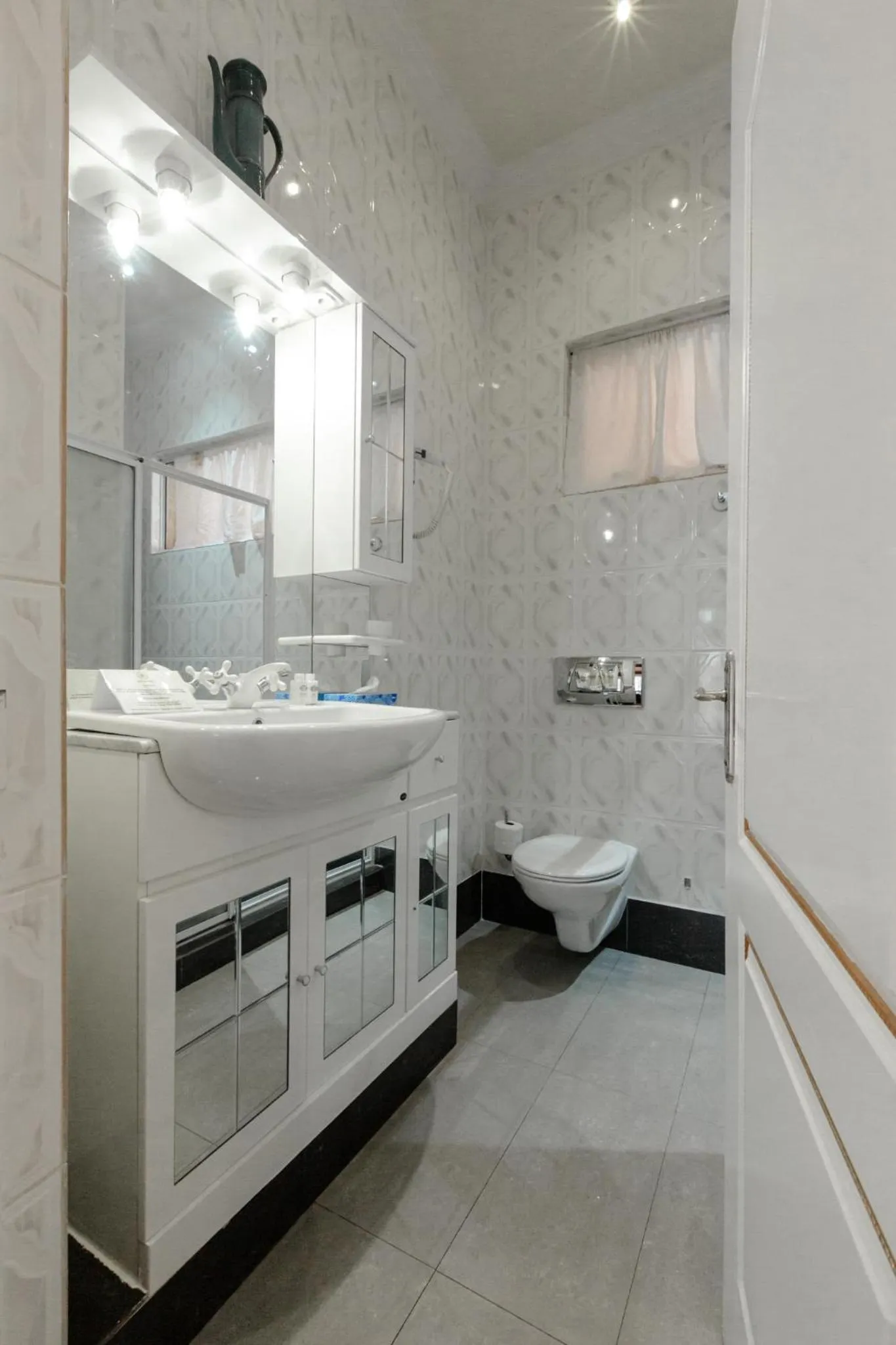 Shower in Villa Simonne