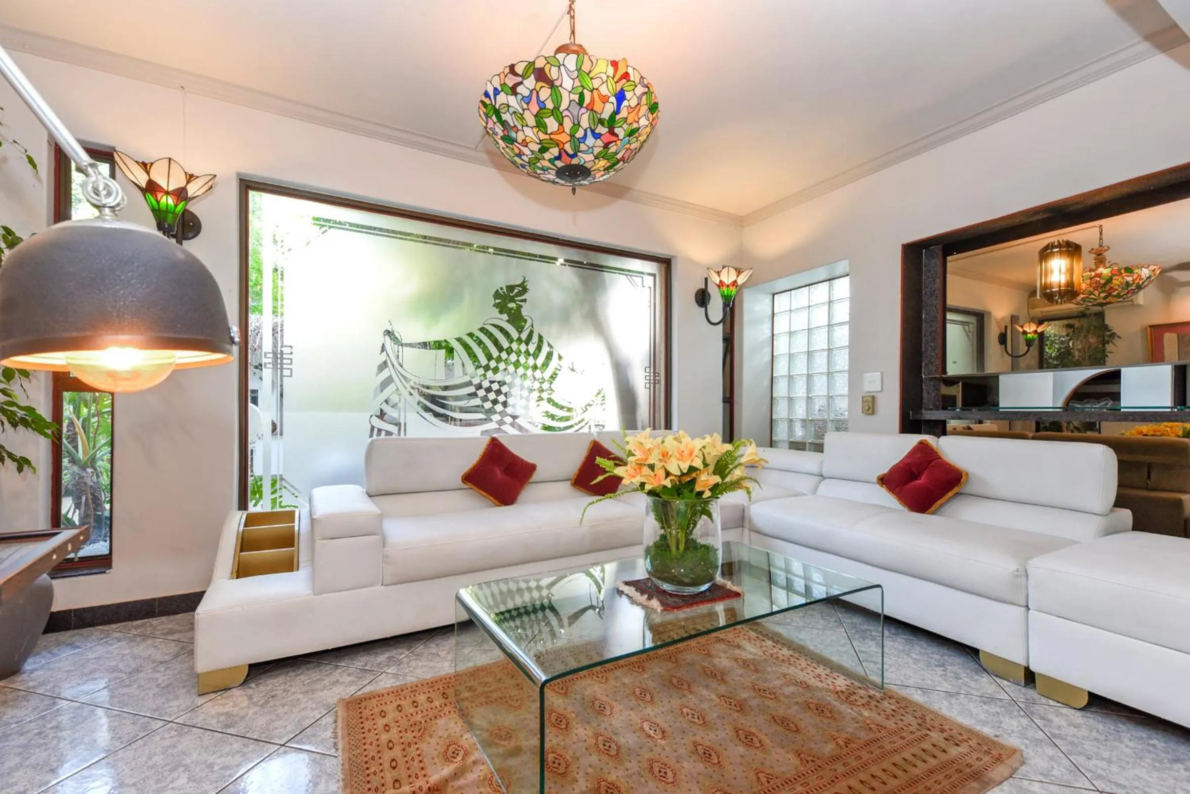 Seating area in Villa Simonne