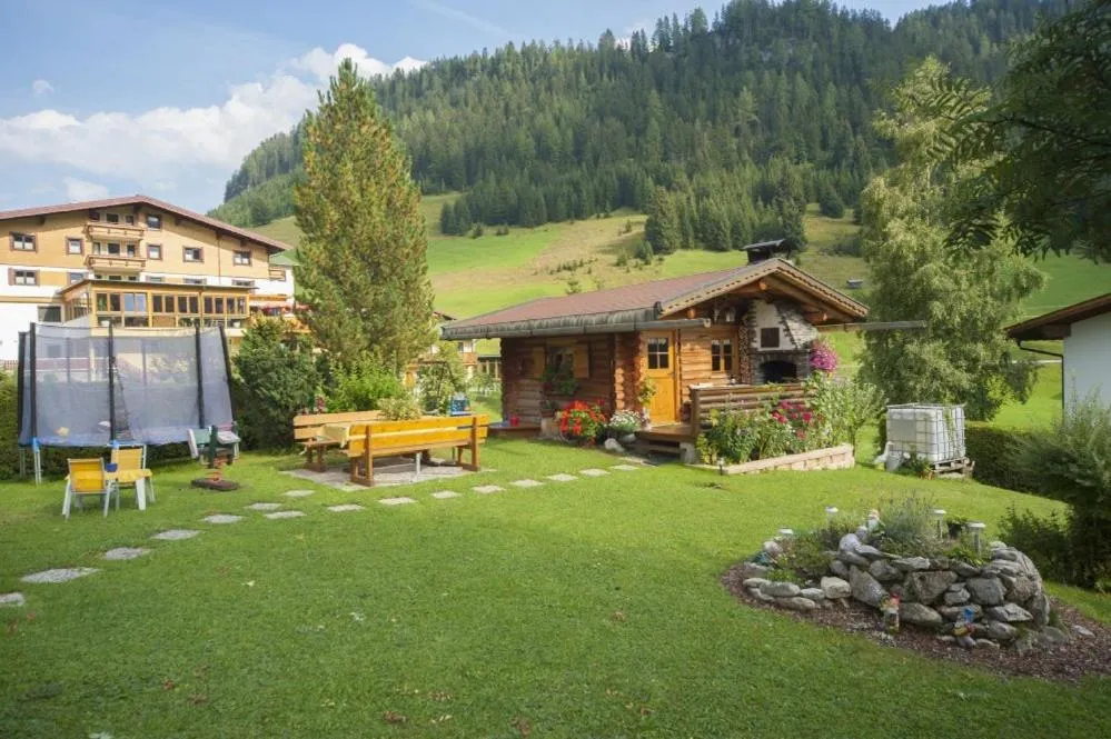 Garden in Gästehaus Bergland