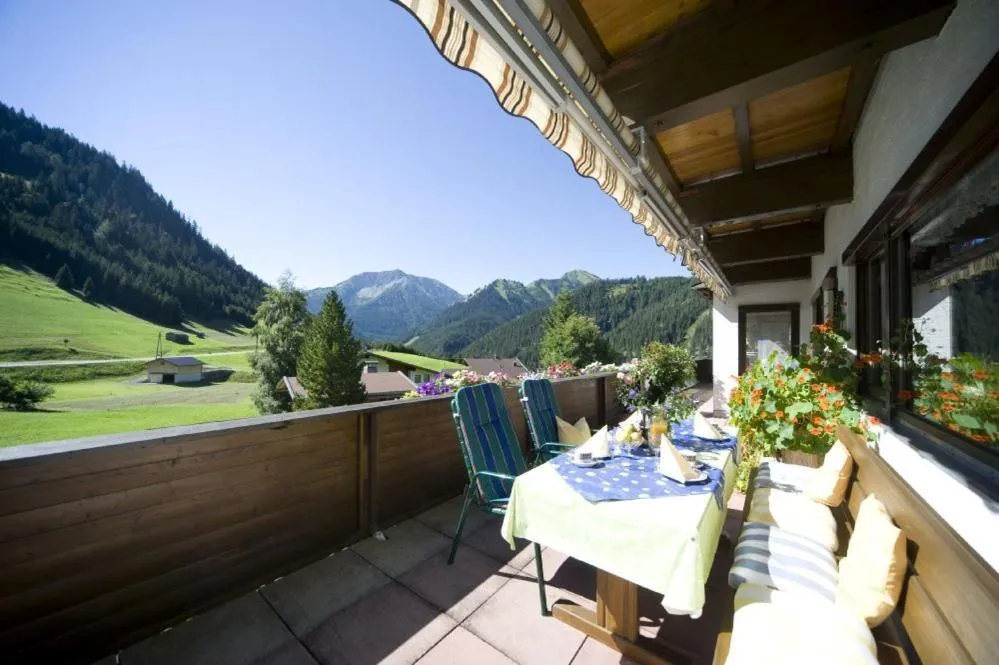 Balcony/Terrace in Gästehaus Bergland