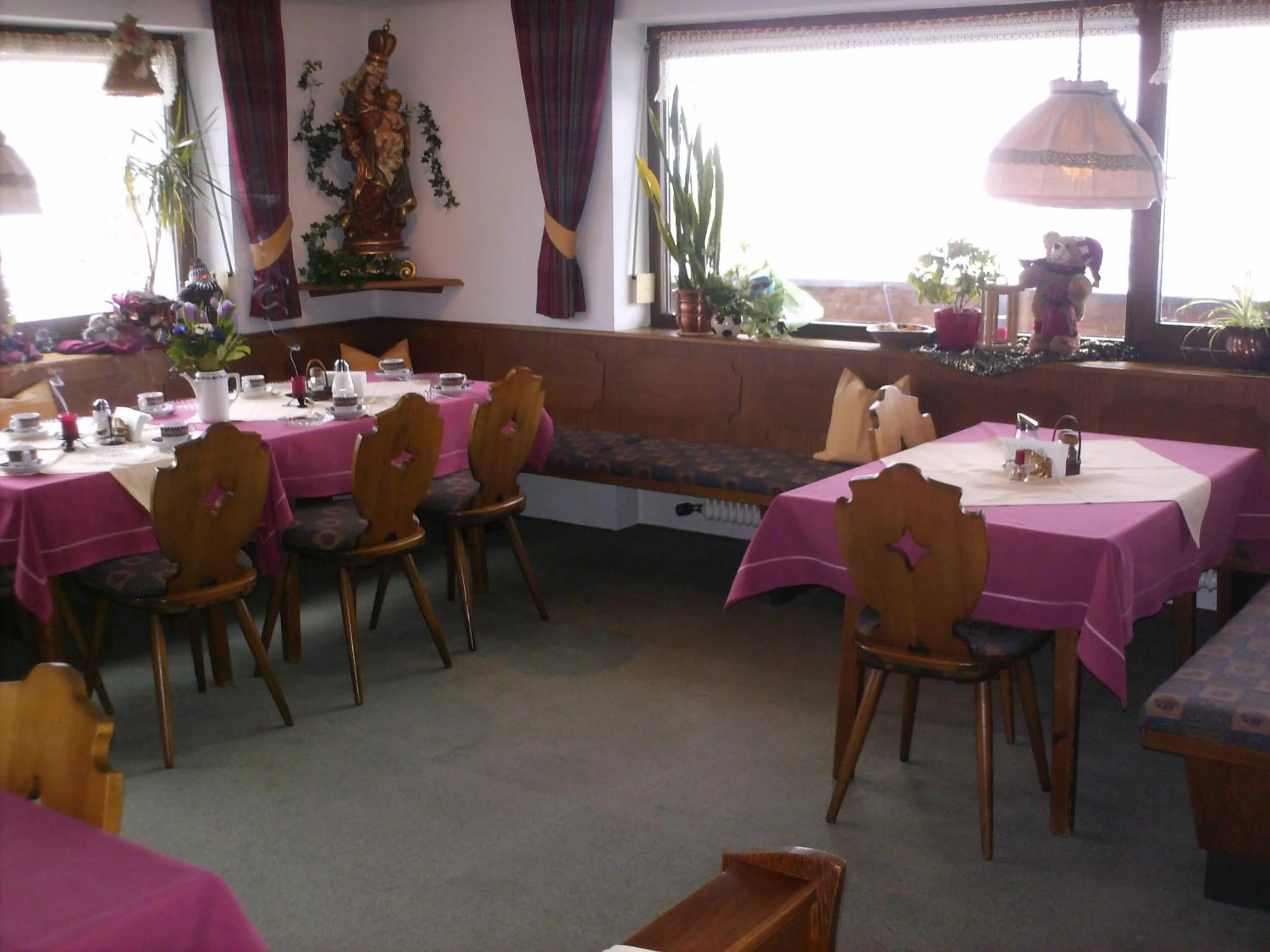 Restaurant/places to eat in Gästehaus Bergland