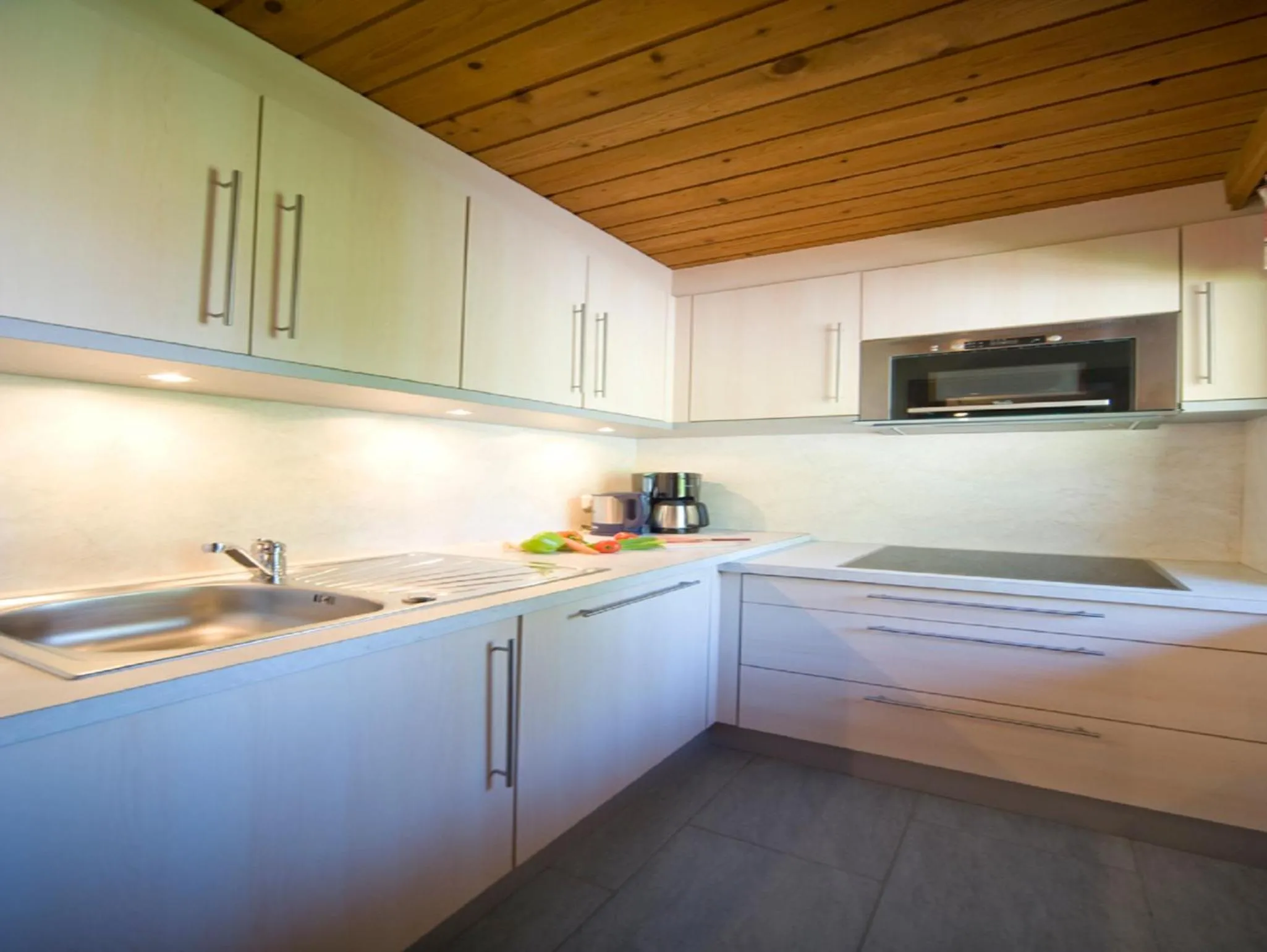Kitchen or kitchenette in Gästehaus Bergland