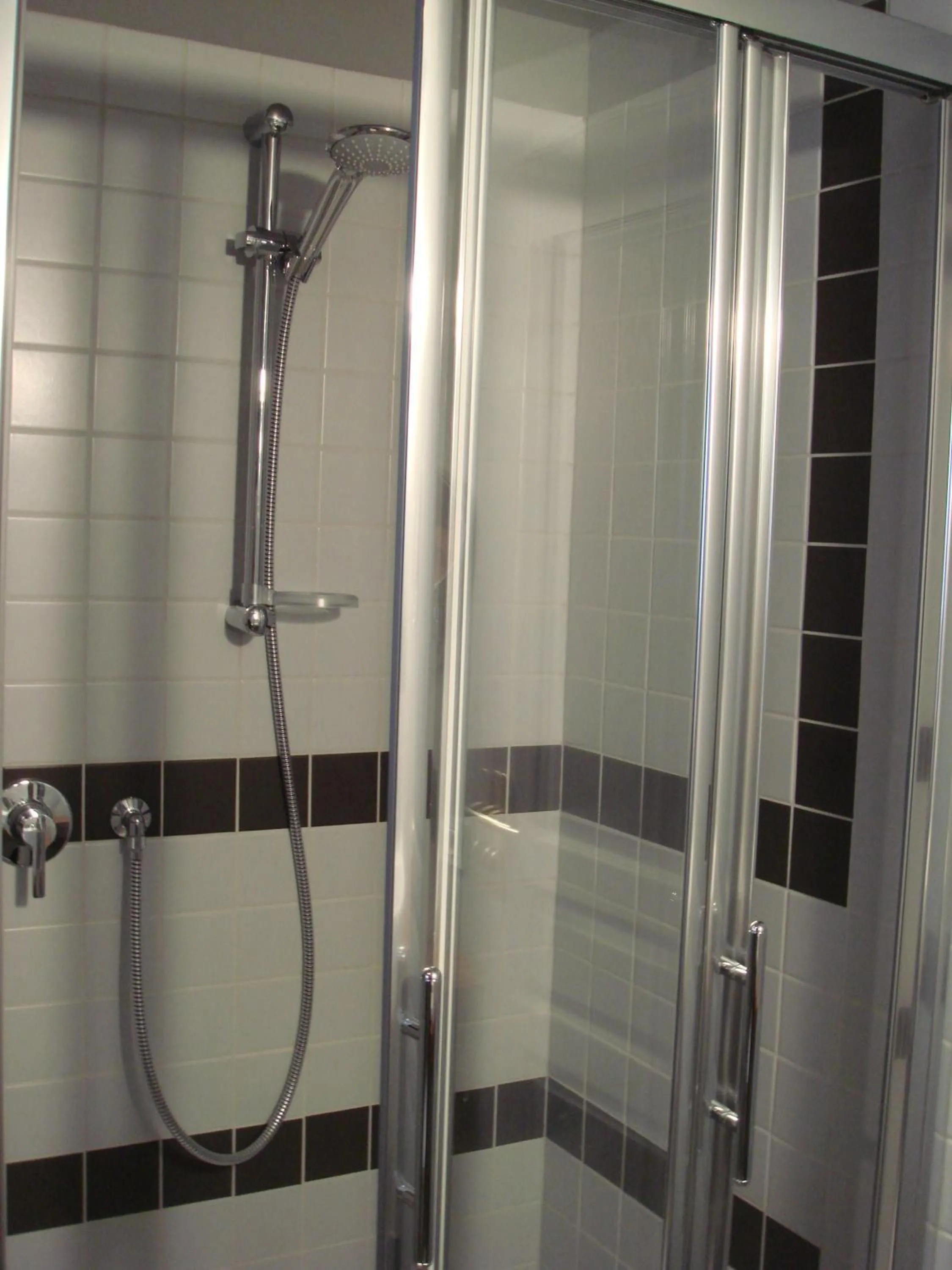 Shower in B&B Maison Angélus