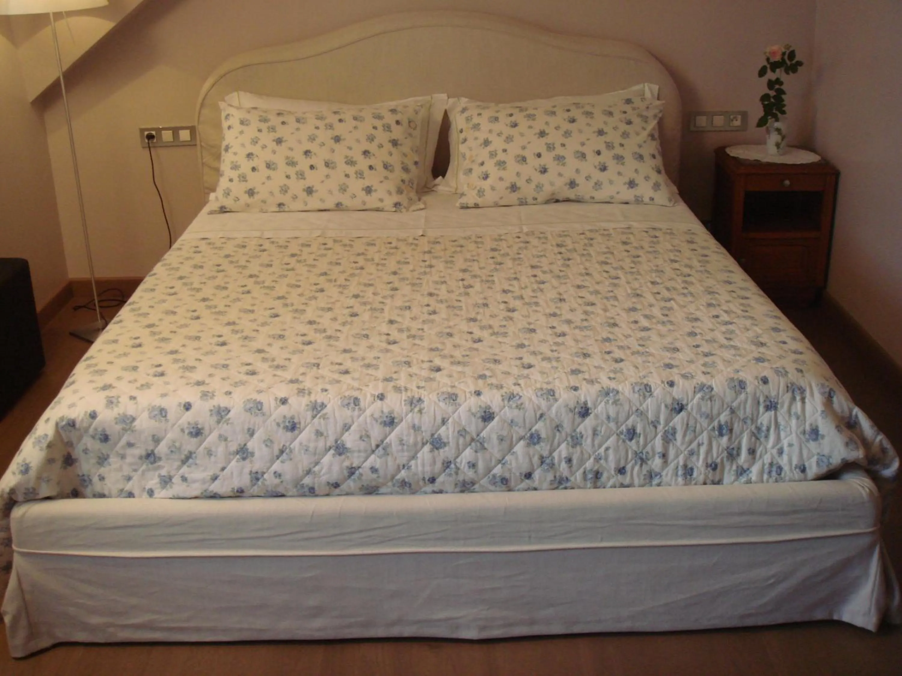 Photo of the whole room, Bed in B&B Maison Angélus