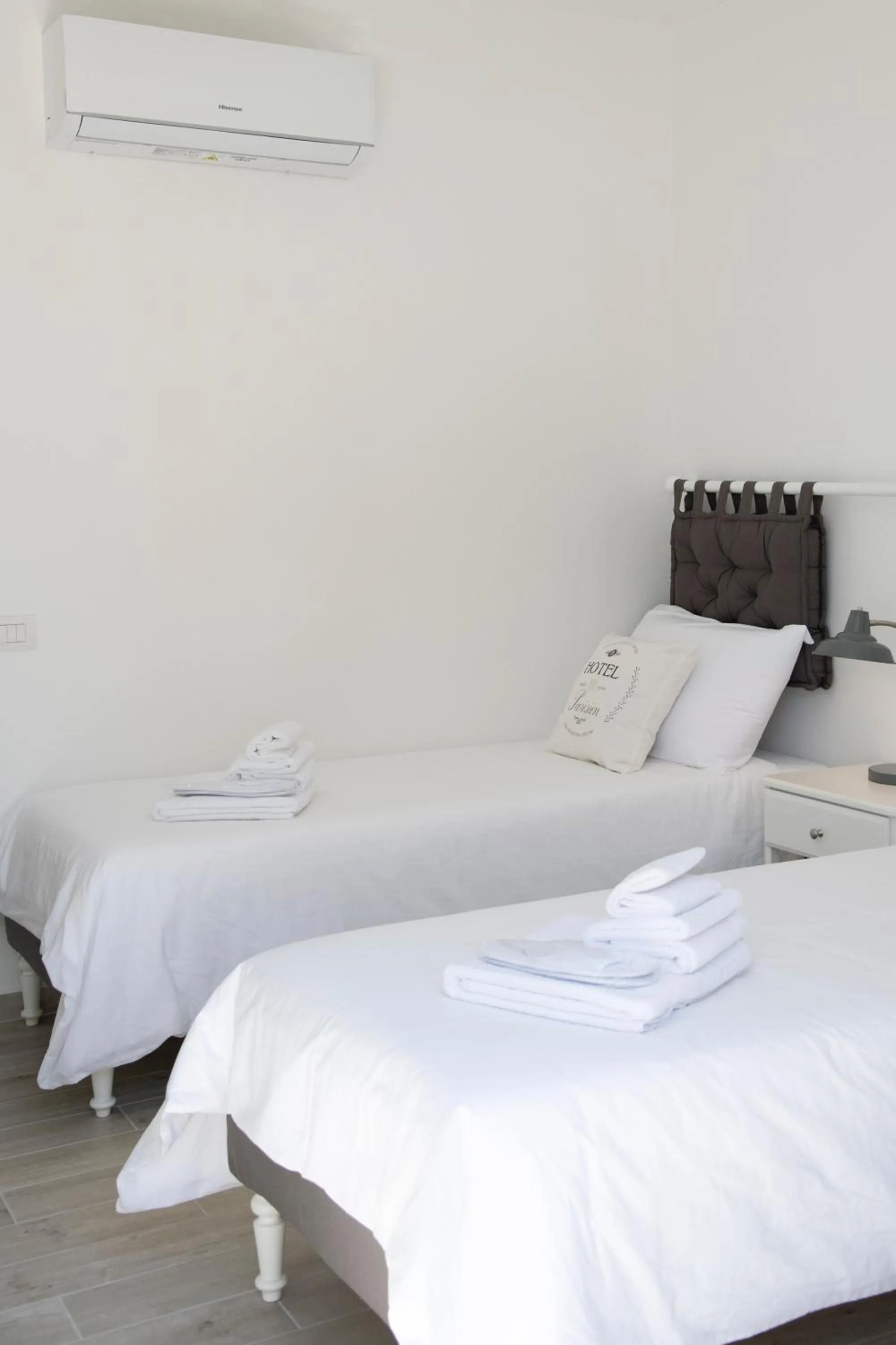 Bathroom, Bed in Bianco di Mare