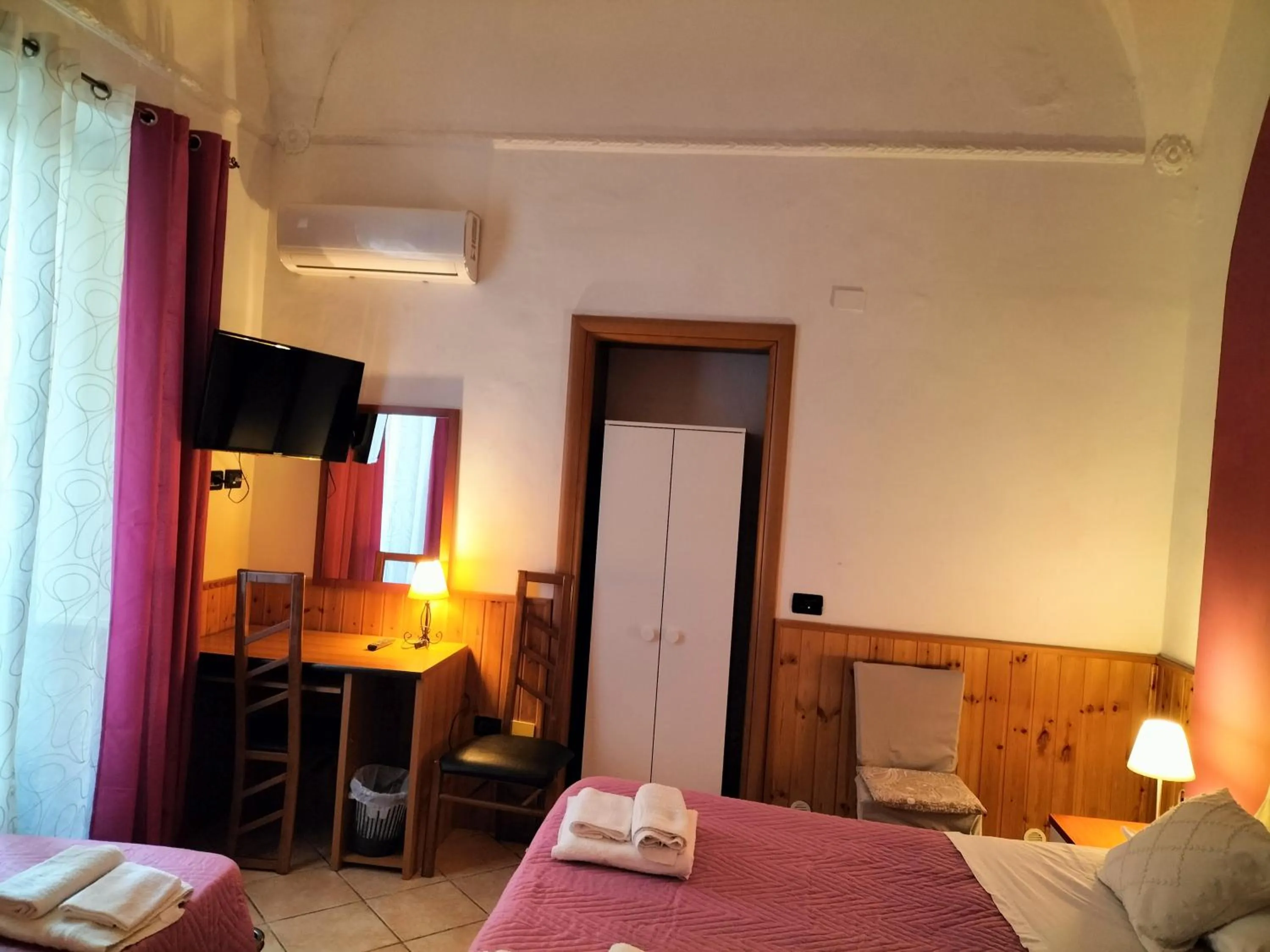 Other, Bed in B&B Da Rosa