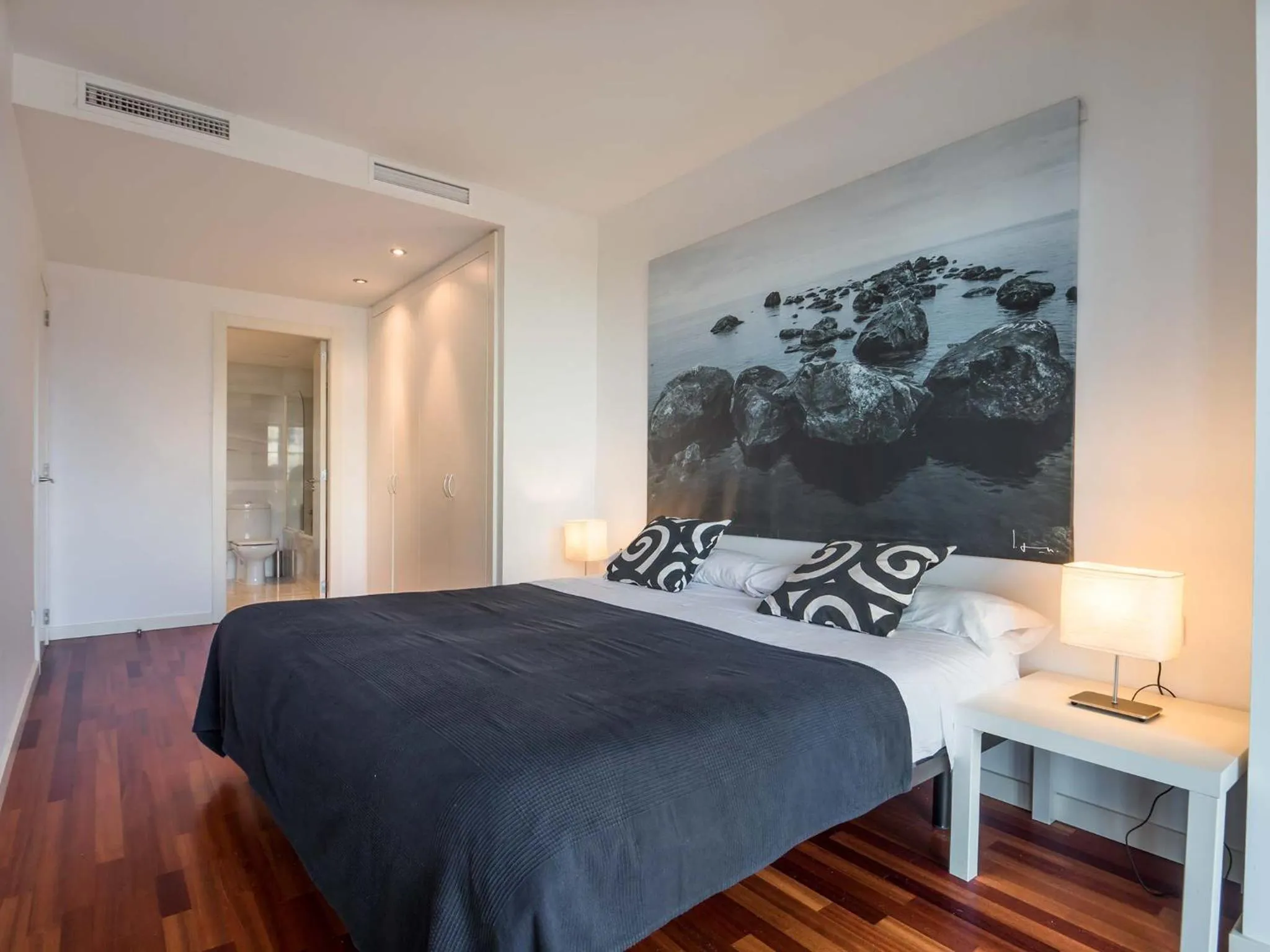 Bed in Rent Top Apartments Beach-Diagonal Mar