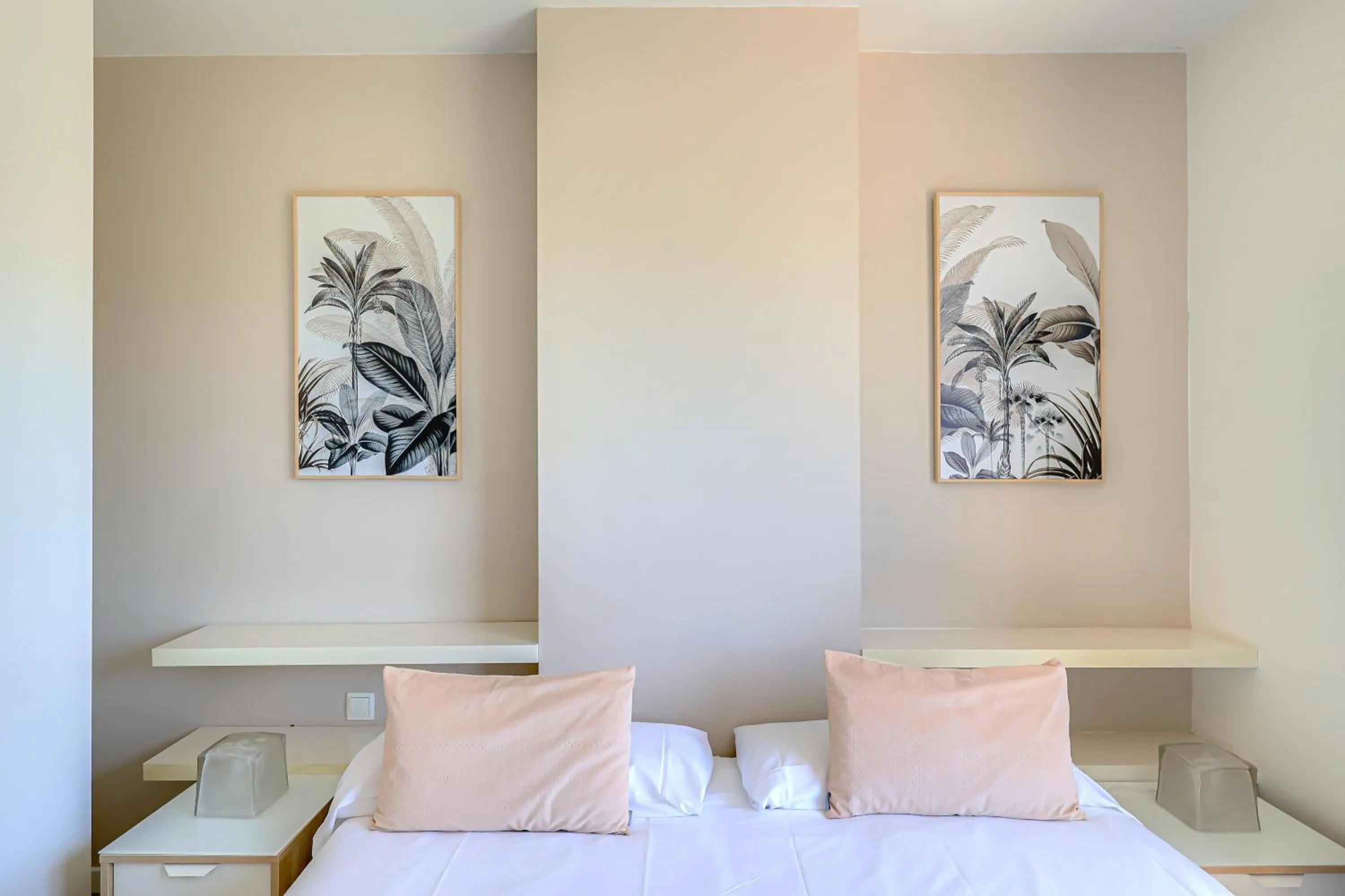 Bed in Rent Top Apartments Beach-Diagonal Mar