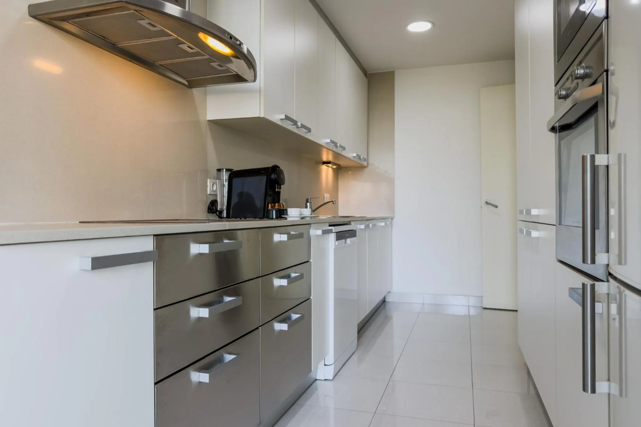 Kitchen or kitchenette in Rent Top Apartments Beach-Diagonal Mar