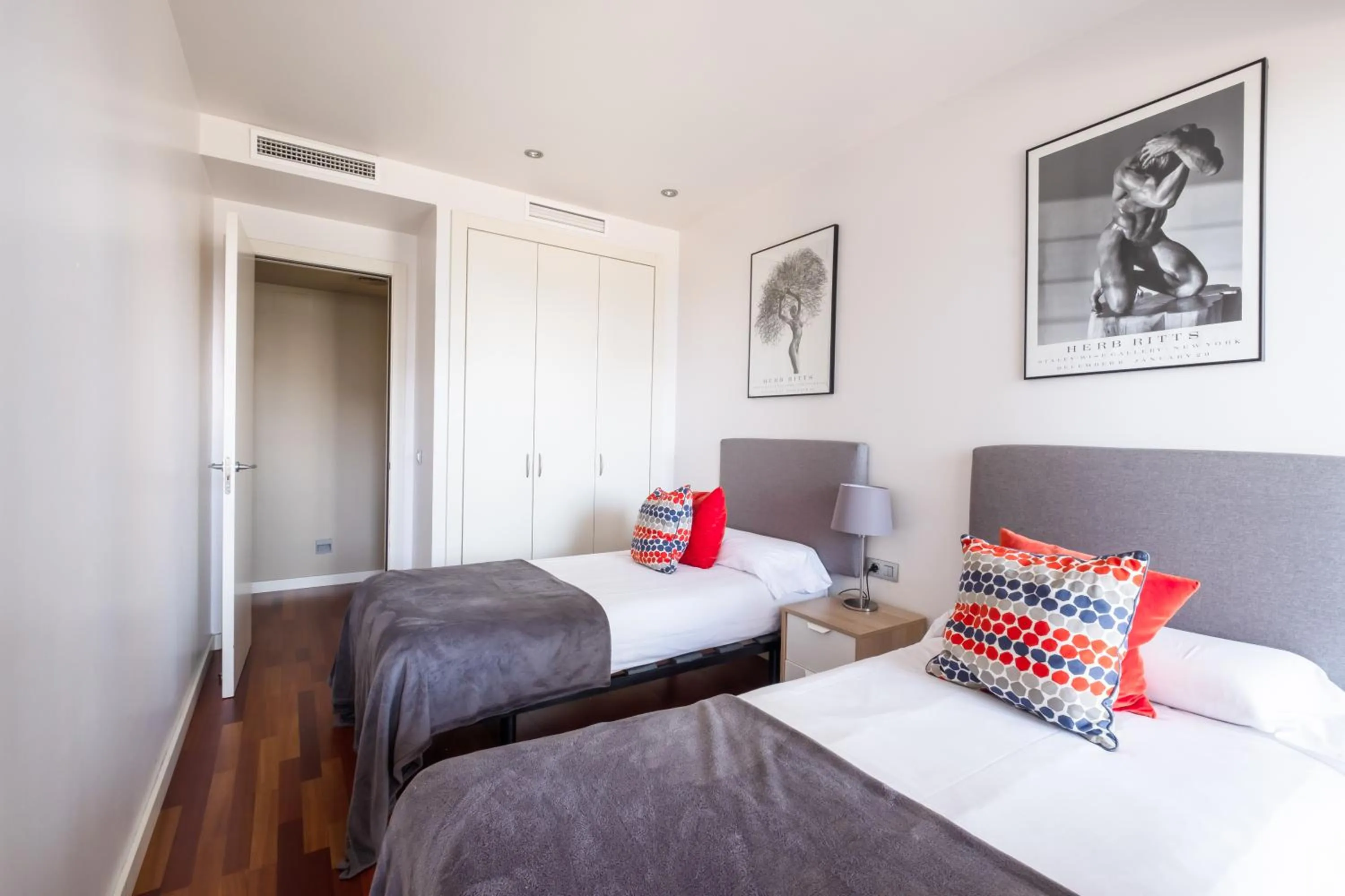 Bedroom, Bed in Rent Top Apartments Beach-Diagonal Mar